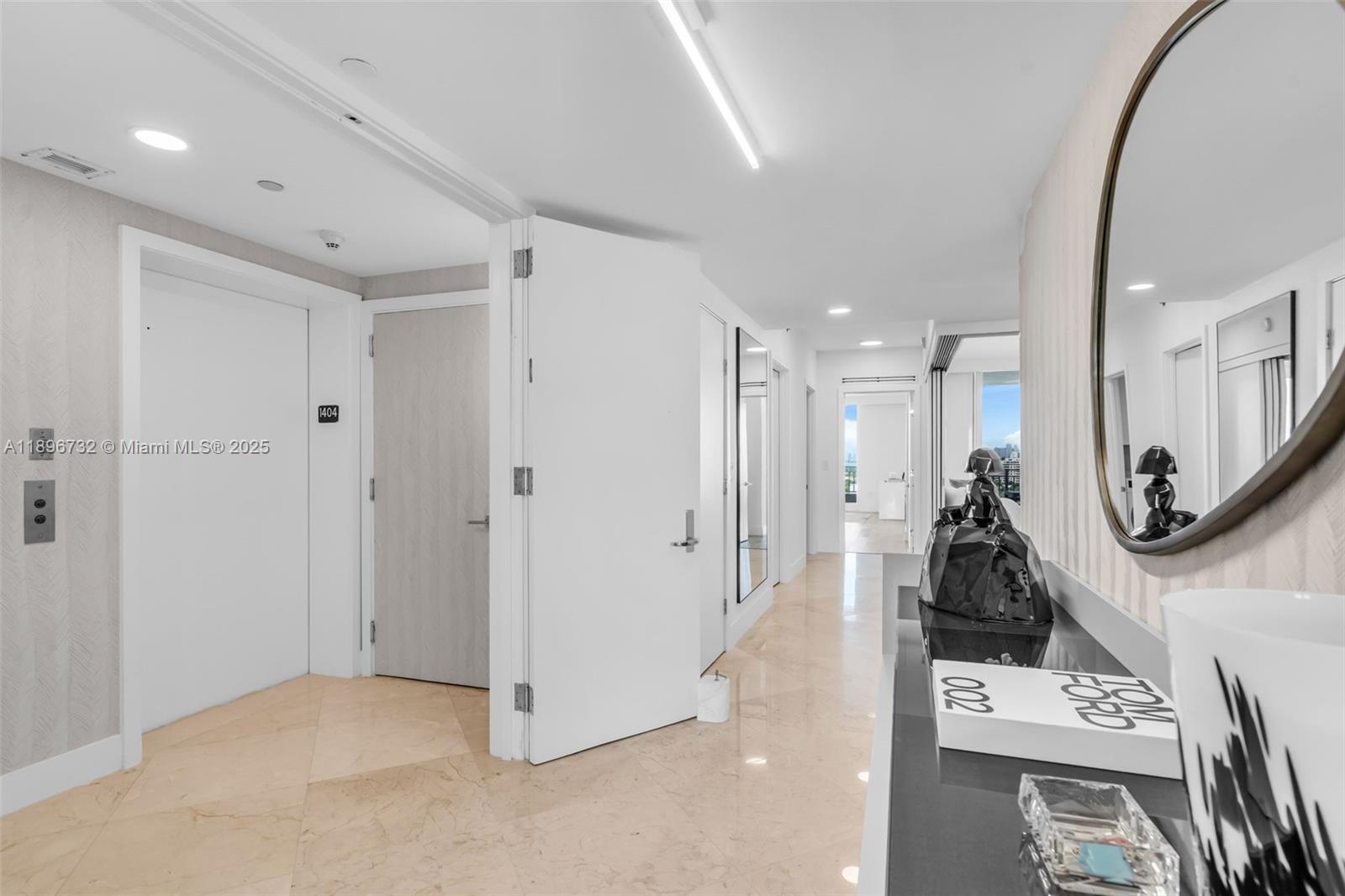 image OCEAN TOWER TWO CONDO4