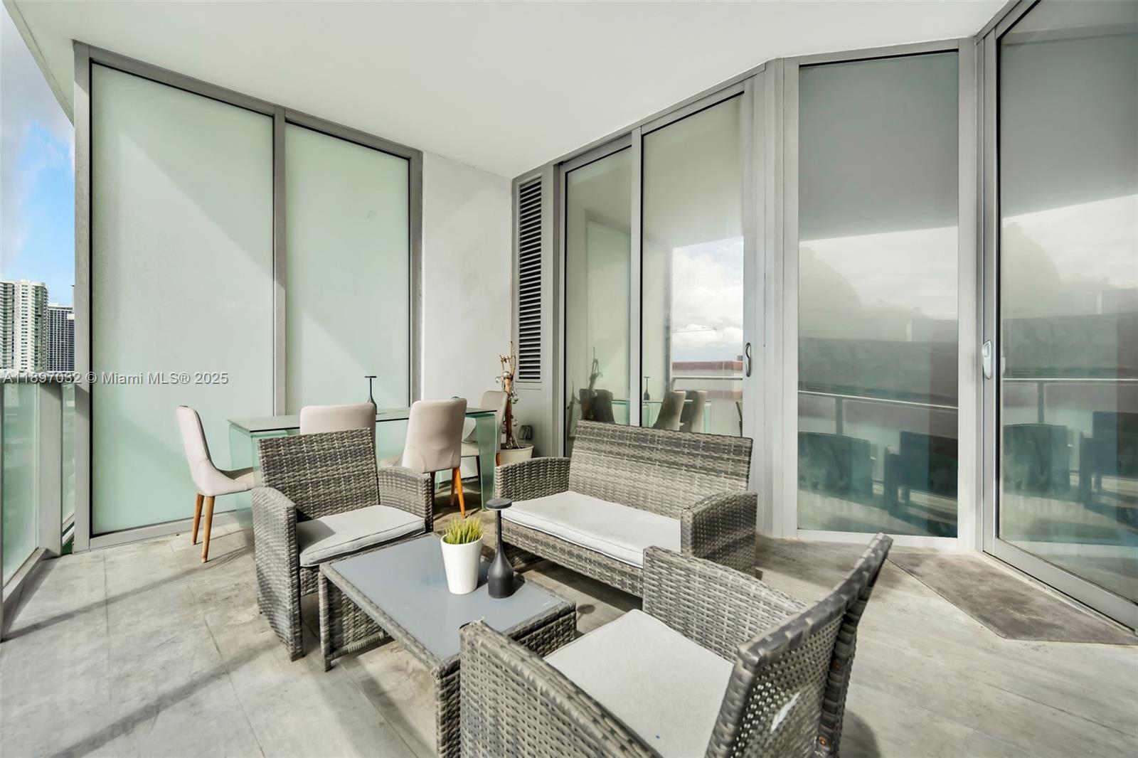 image Paramount Miami Worldcent15