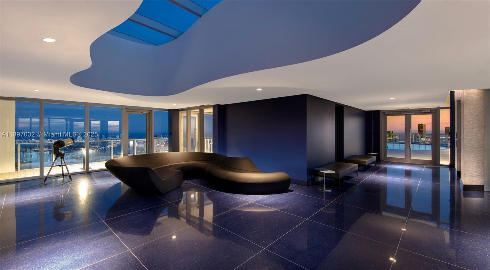 image Paramount Miami Worldcent41
