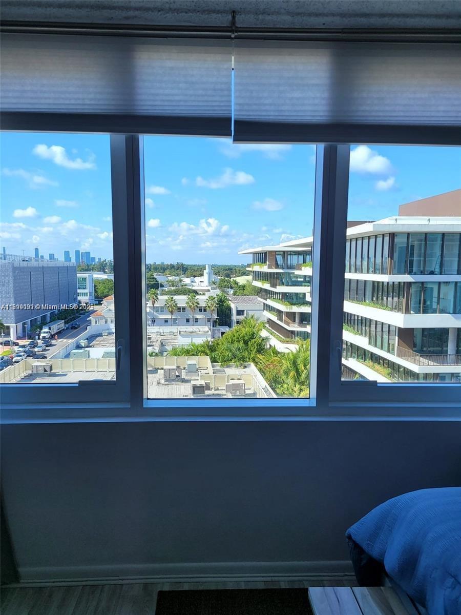 2301 Collins Ave #736