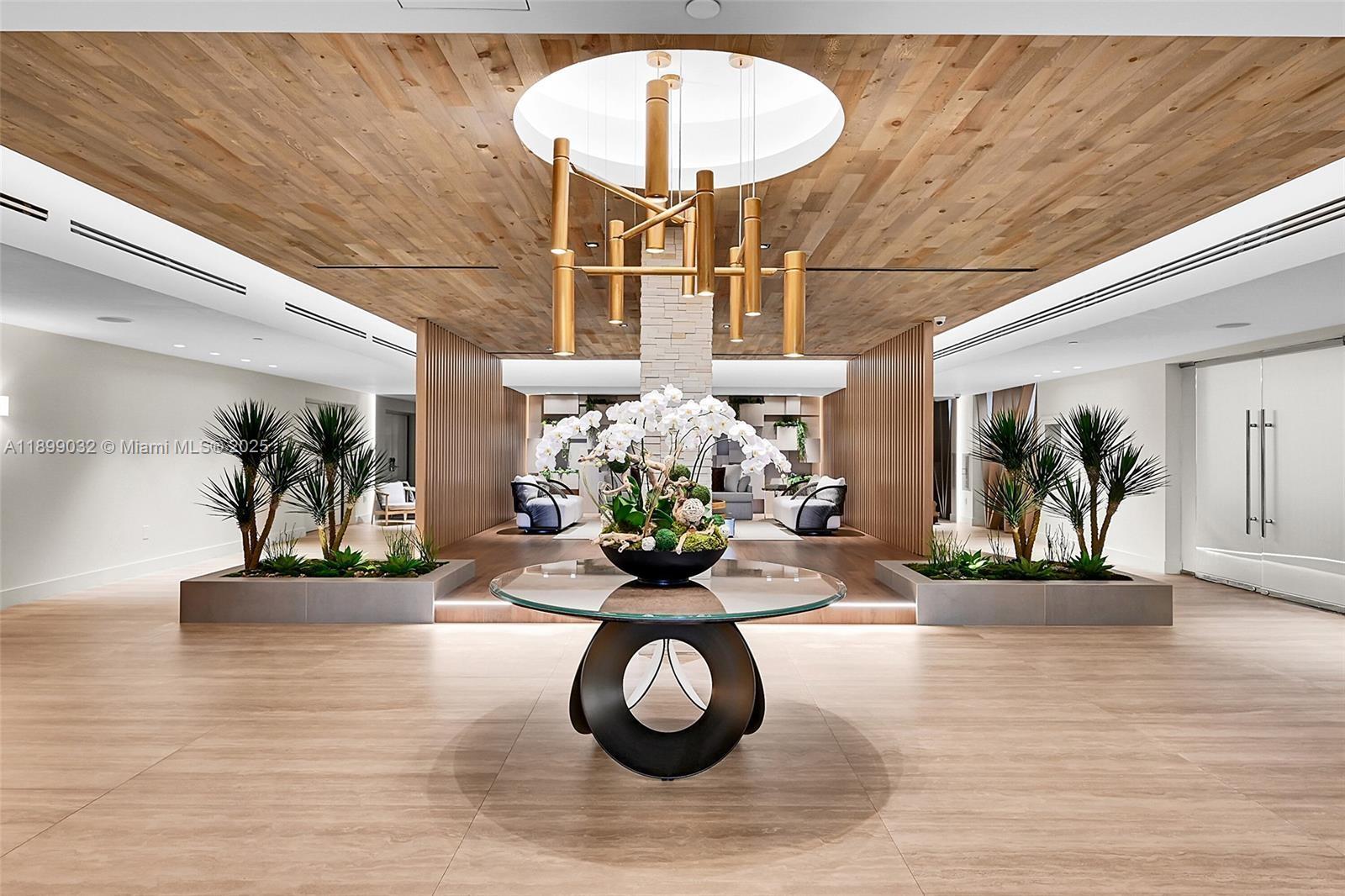 2301 Collins Ave #736 Miami Beach, FL 33139