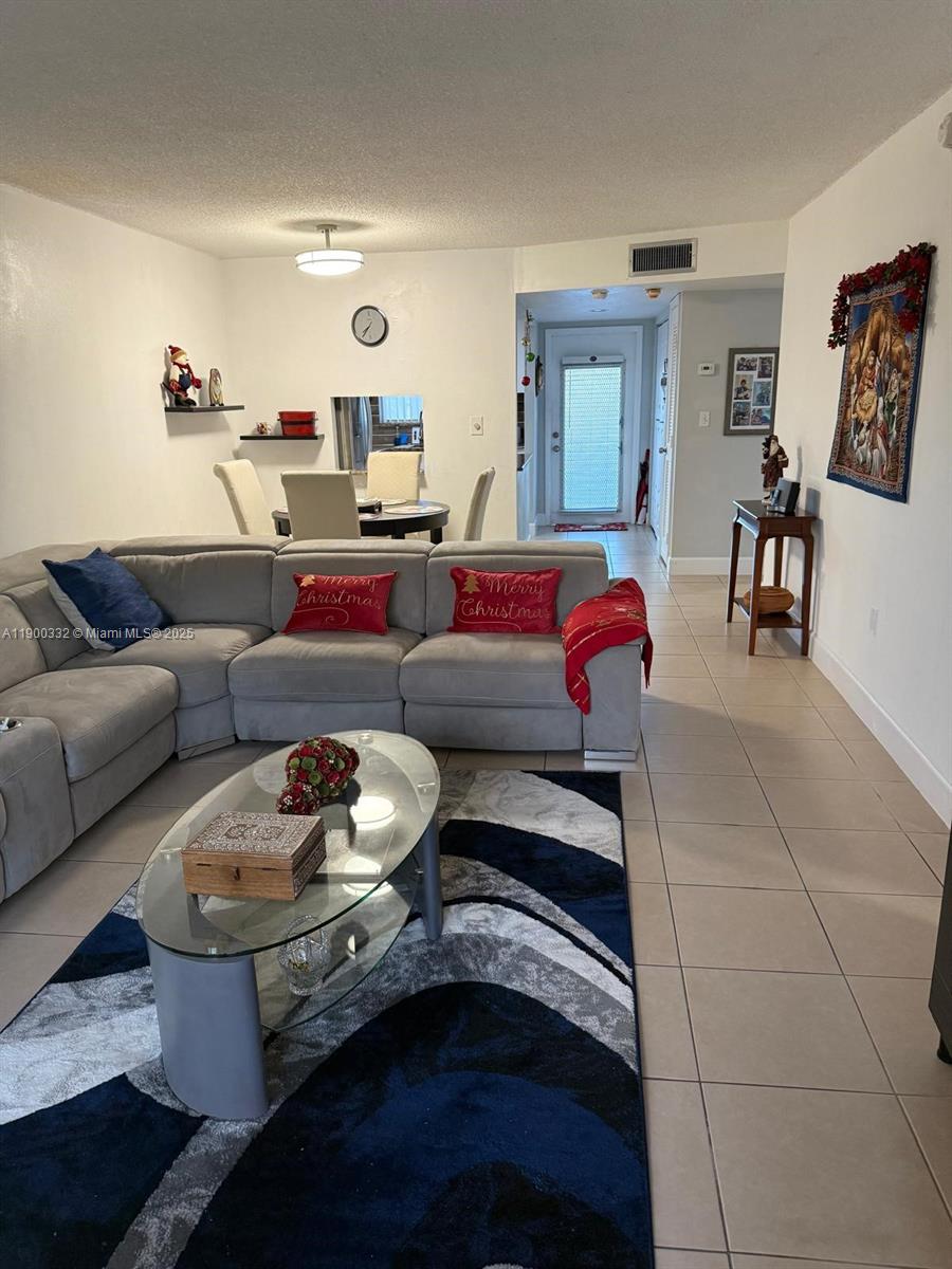 2900 N Pine Is Rd #209