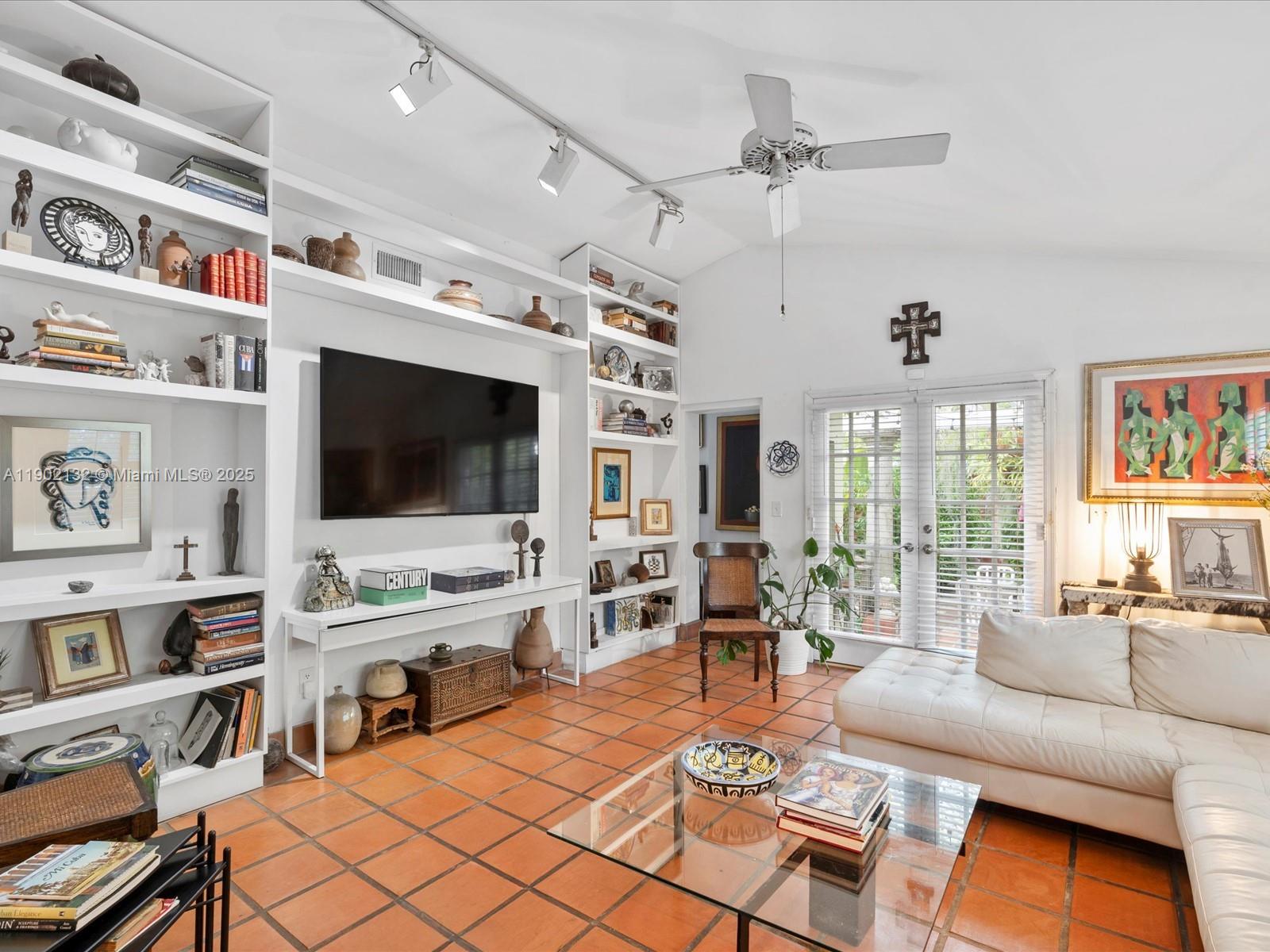 2700 SW 4th Ave Miami, FL 33129