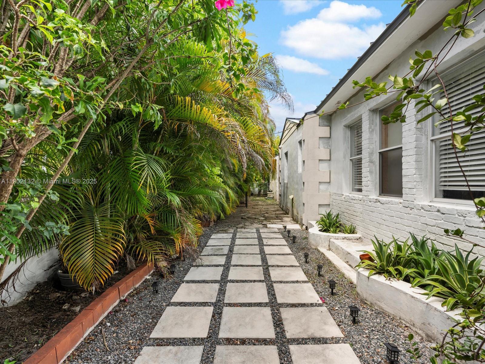 2700 SW 4th Ave Miami, FL 33129