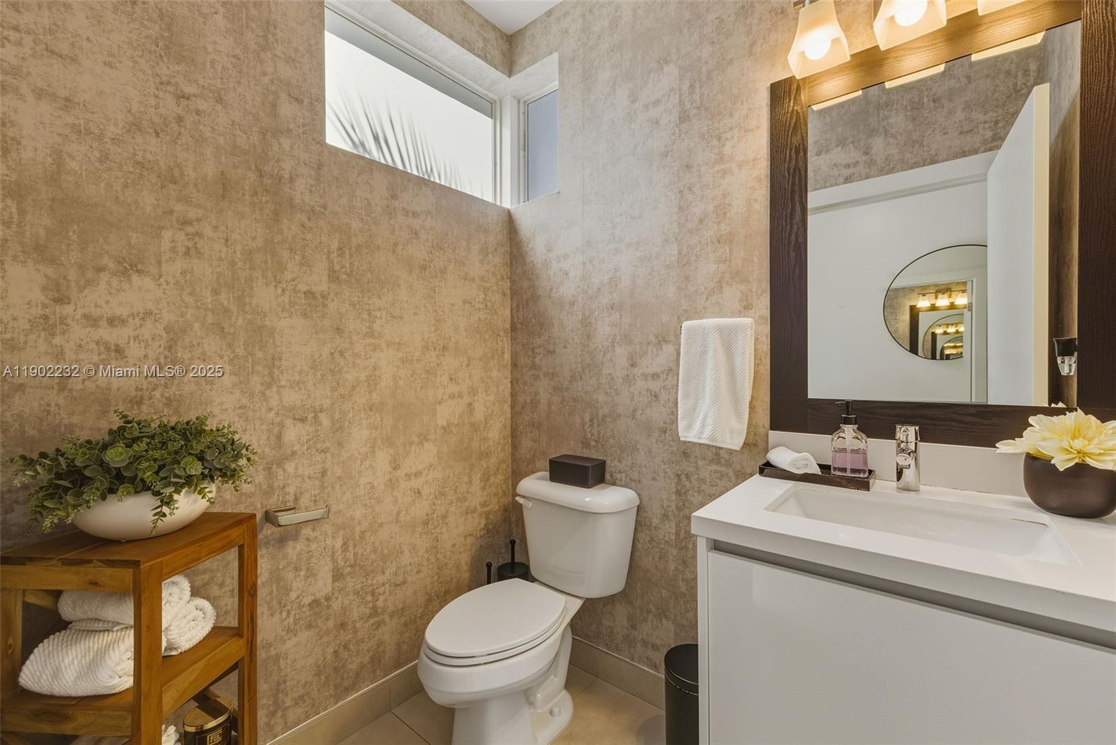 10359 NW 67th Ter Doral, FL 33178