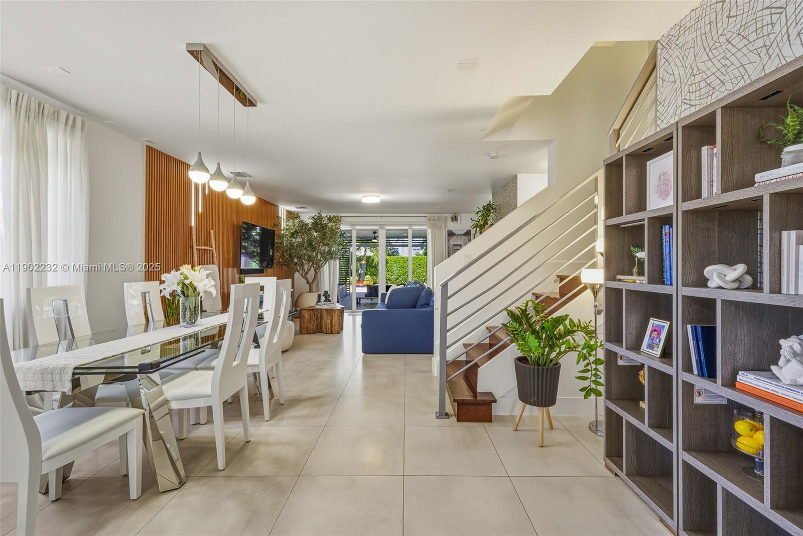 10359 NW 67th Ter Doral, FL 33178