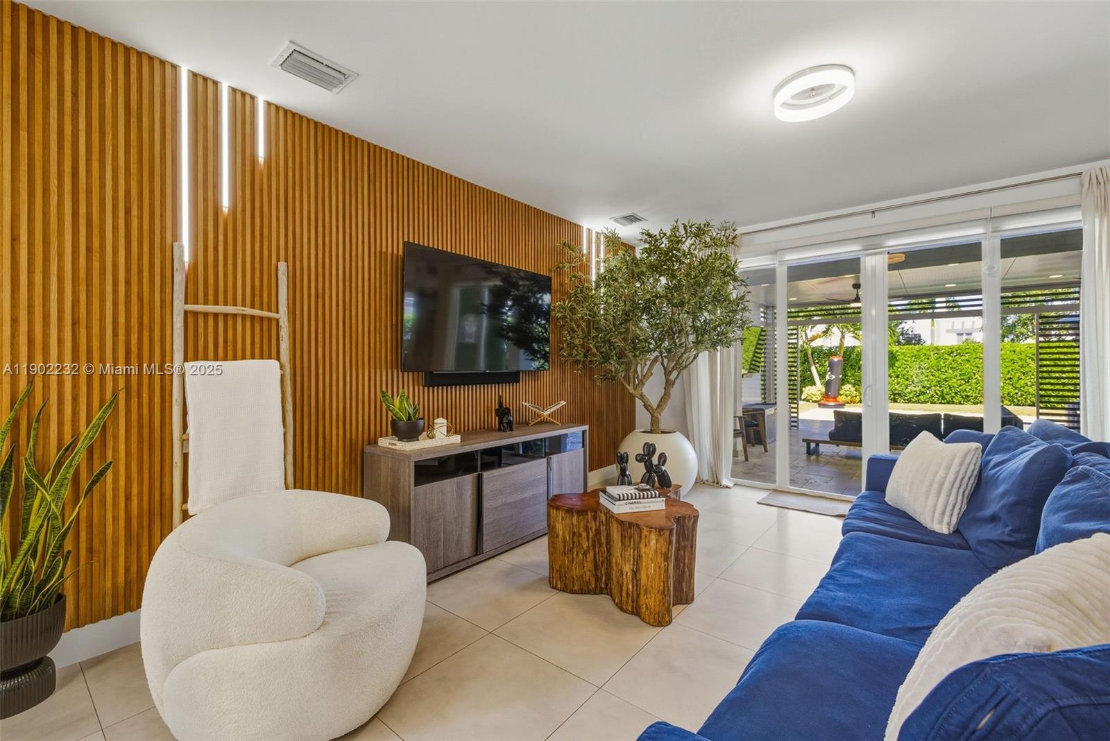 10359 NW 67th Ter Doral, FL 33178