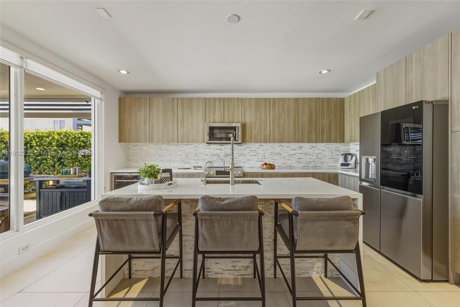 10359 NW 67th Ter Doral, FL 33178