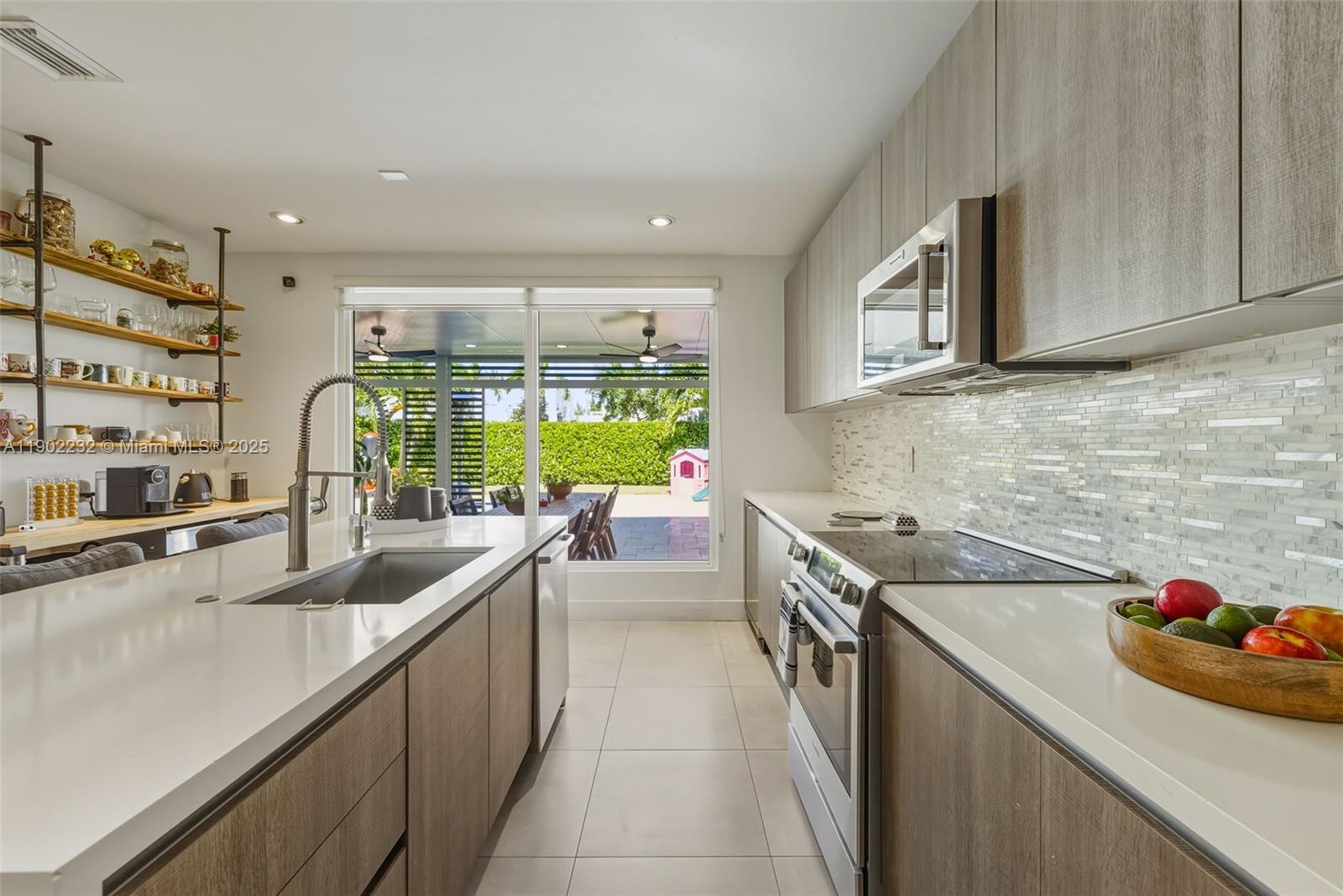 10359 NW 67th Ter Doral, FL 33178