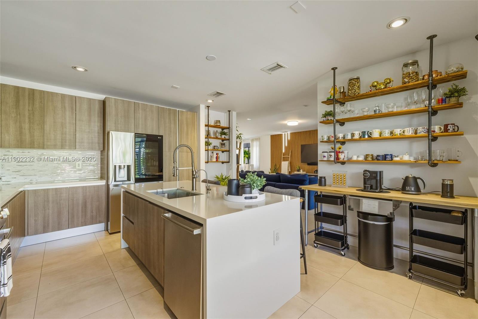 10359 NW 67th Ter Doral, FL 33178