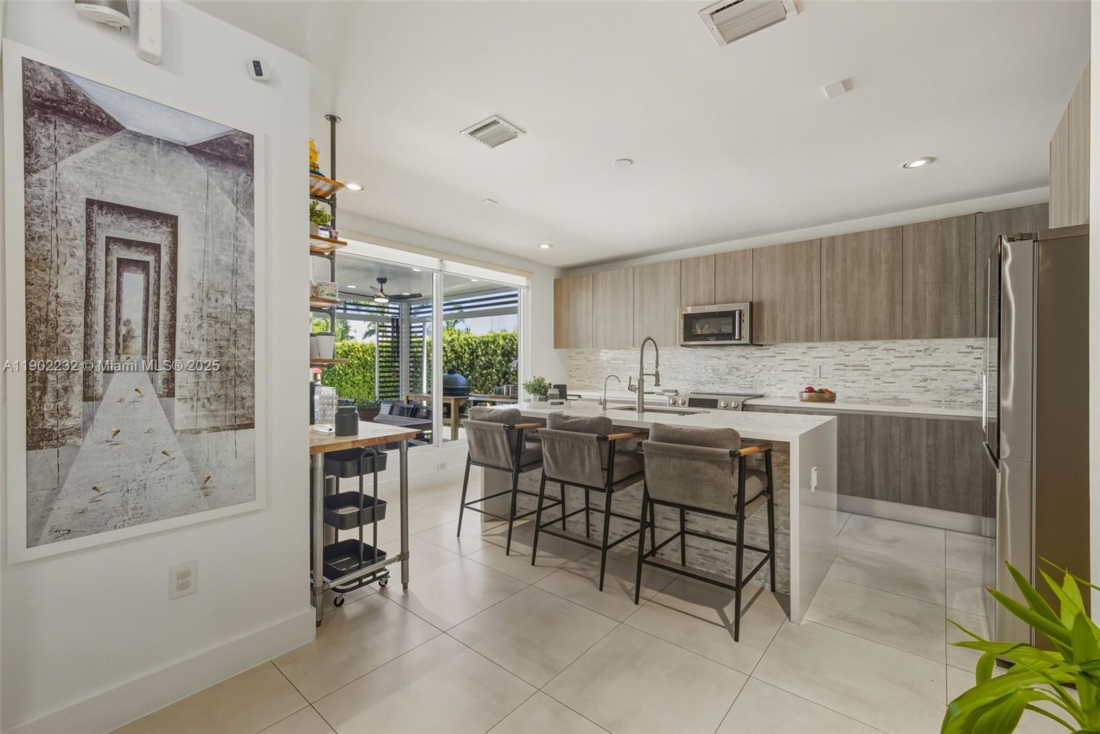 10359 NW 67th Ter Doral, FL 33178