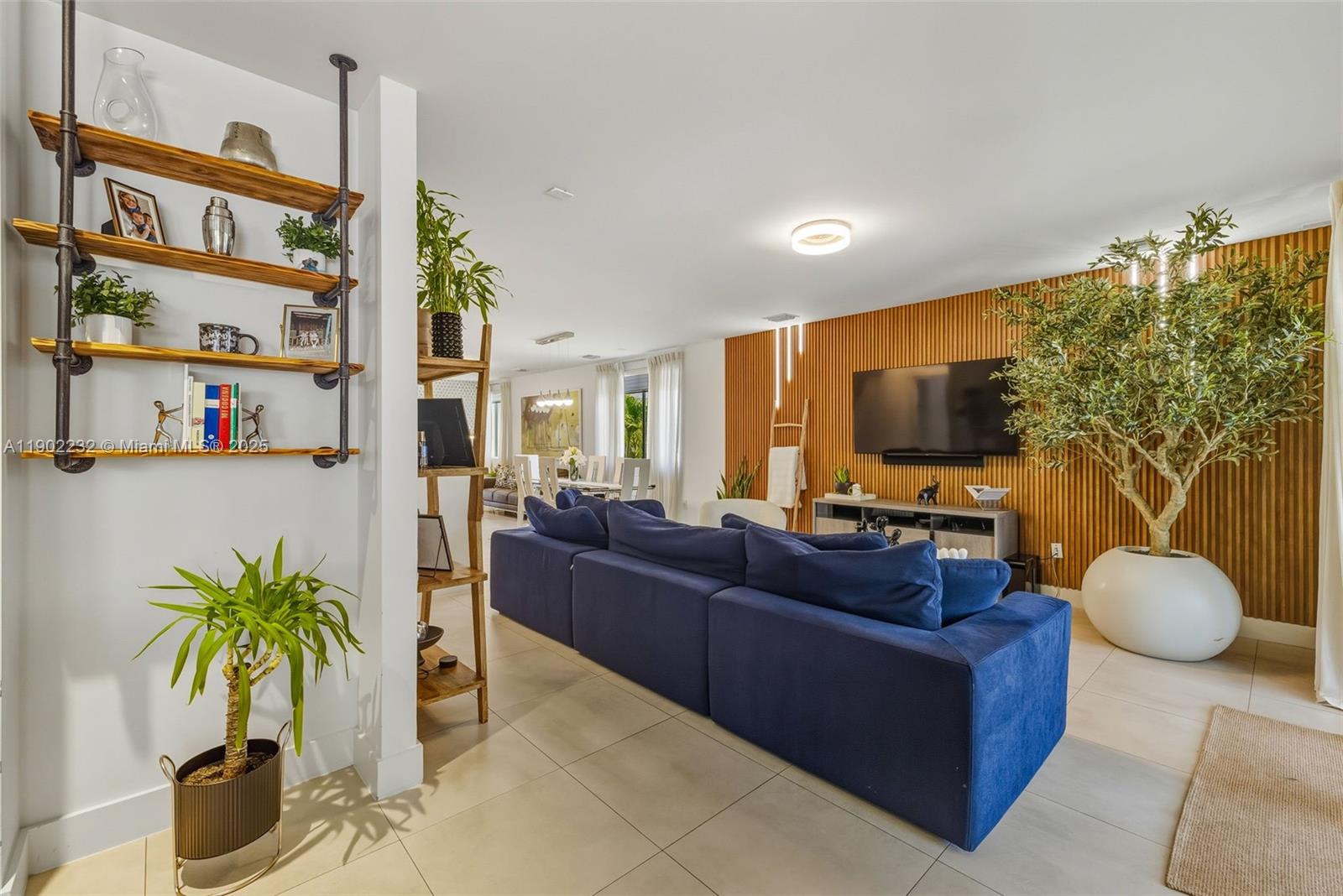 10359 NW 67th Ter Doral, FL 33178