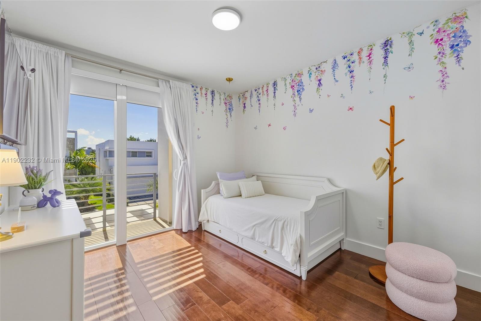 10359 NW 67th Ter Doral, FL 33178