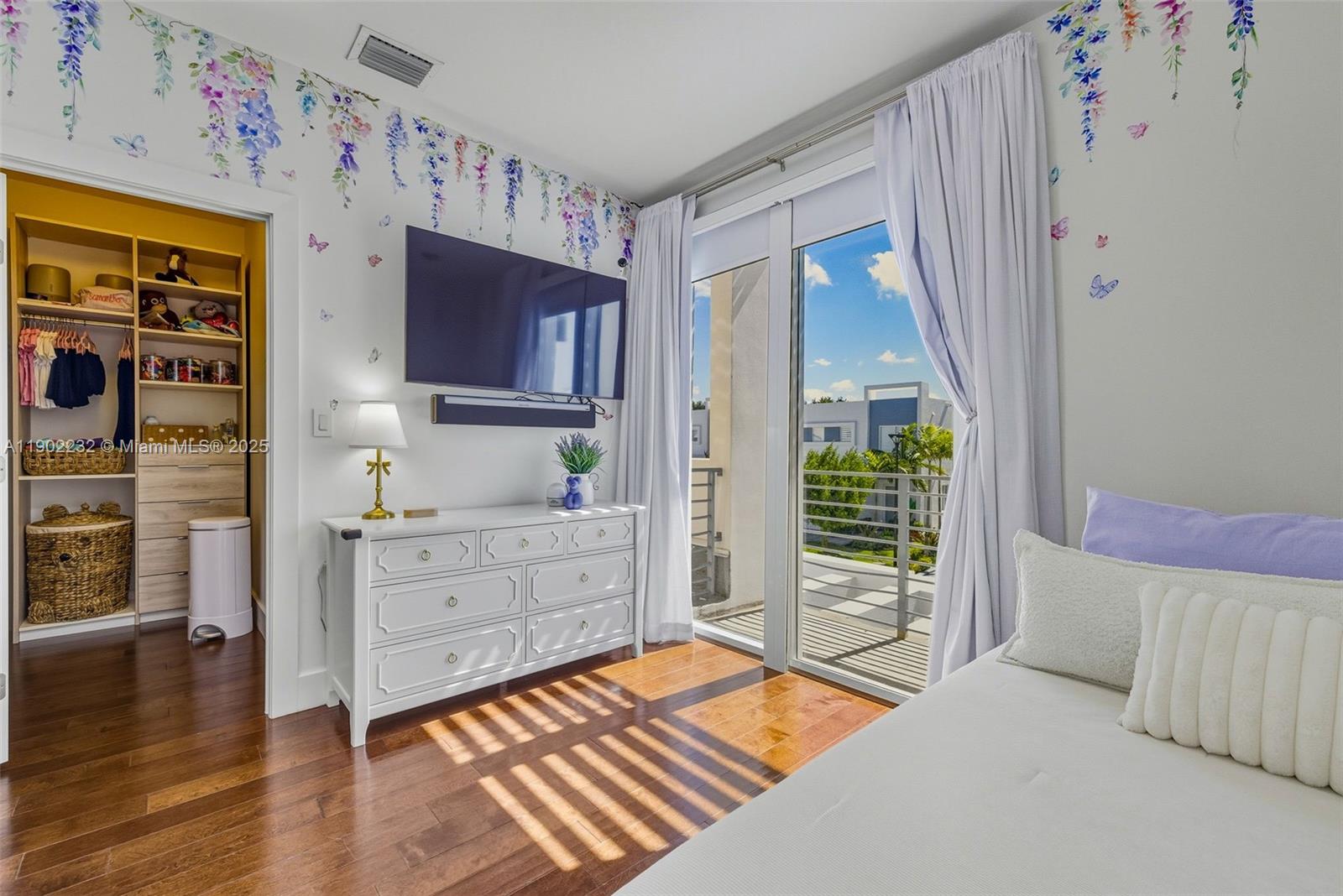 10359 NW 67th Ter Doral, FL 33178