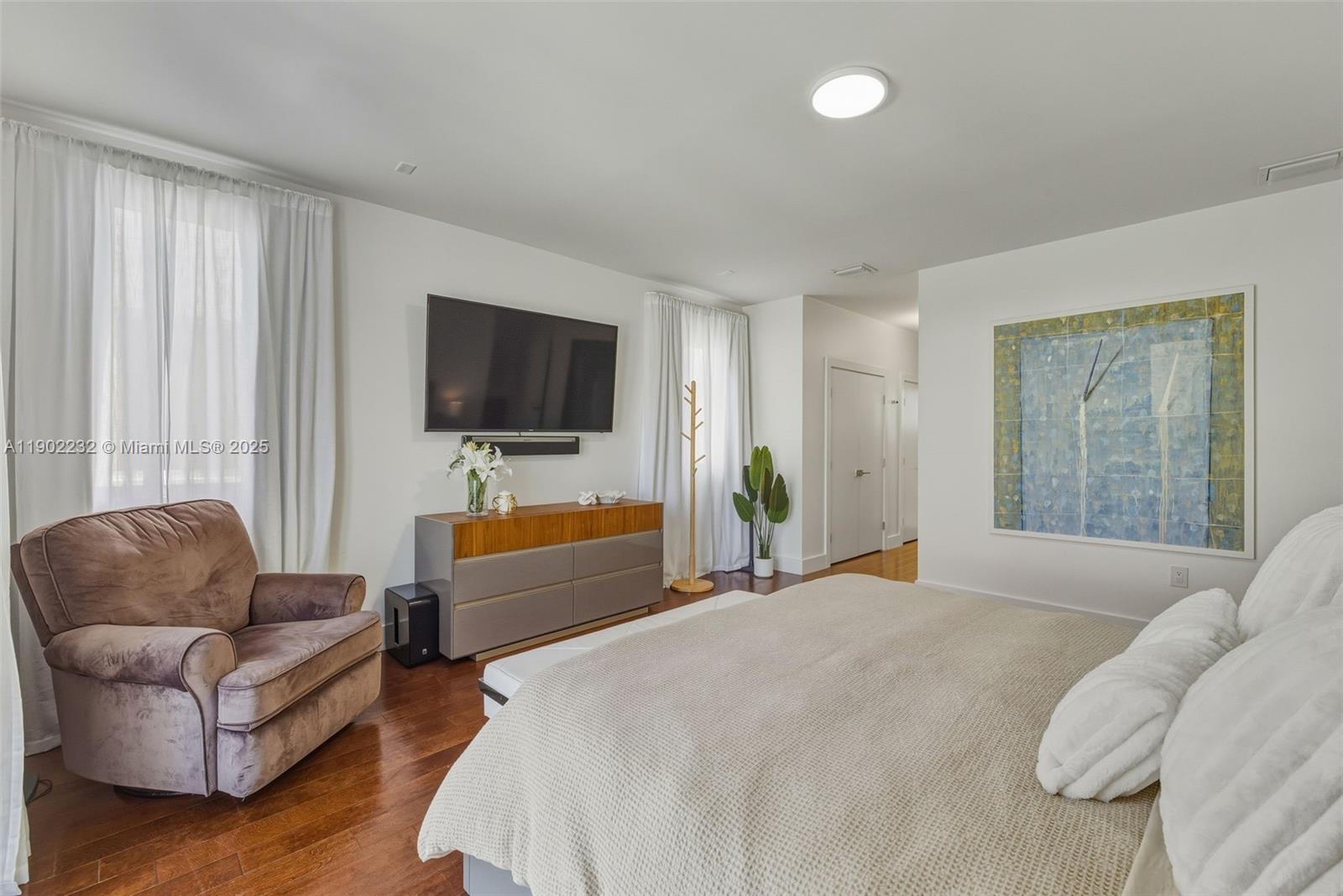 10359 NW 67th Ter Doral, FL 33178