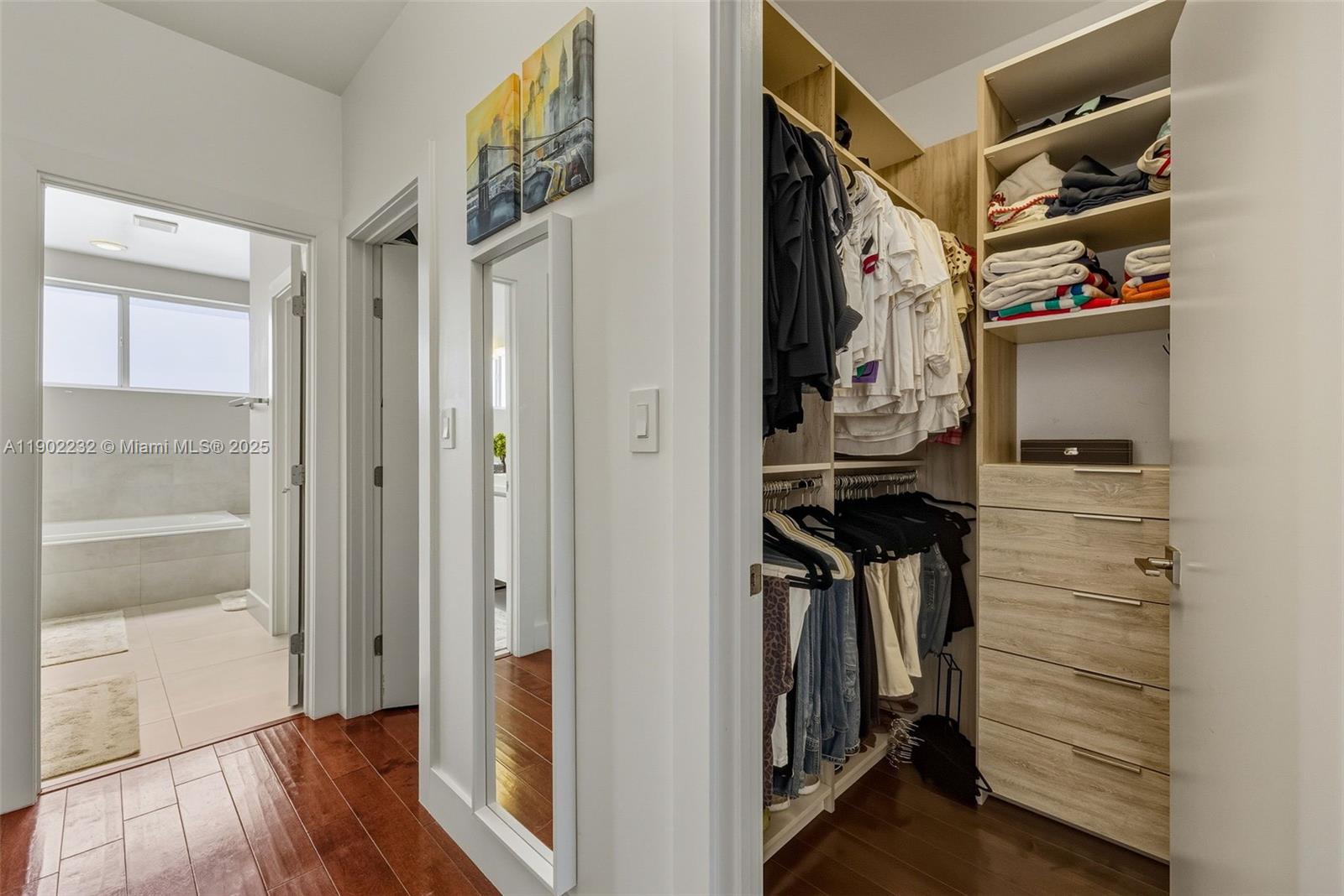 10359 NW 67th Ter Doral, FL 33178