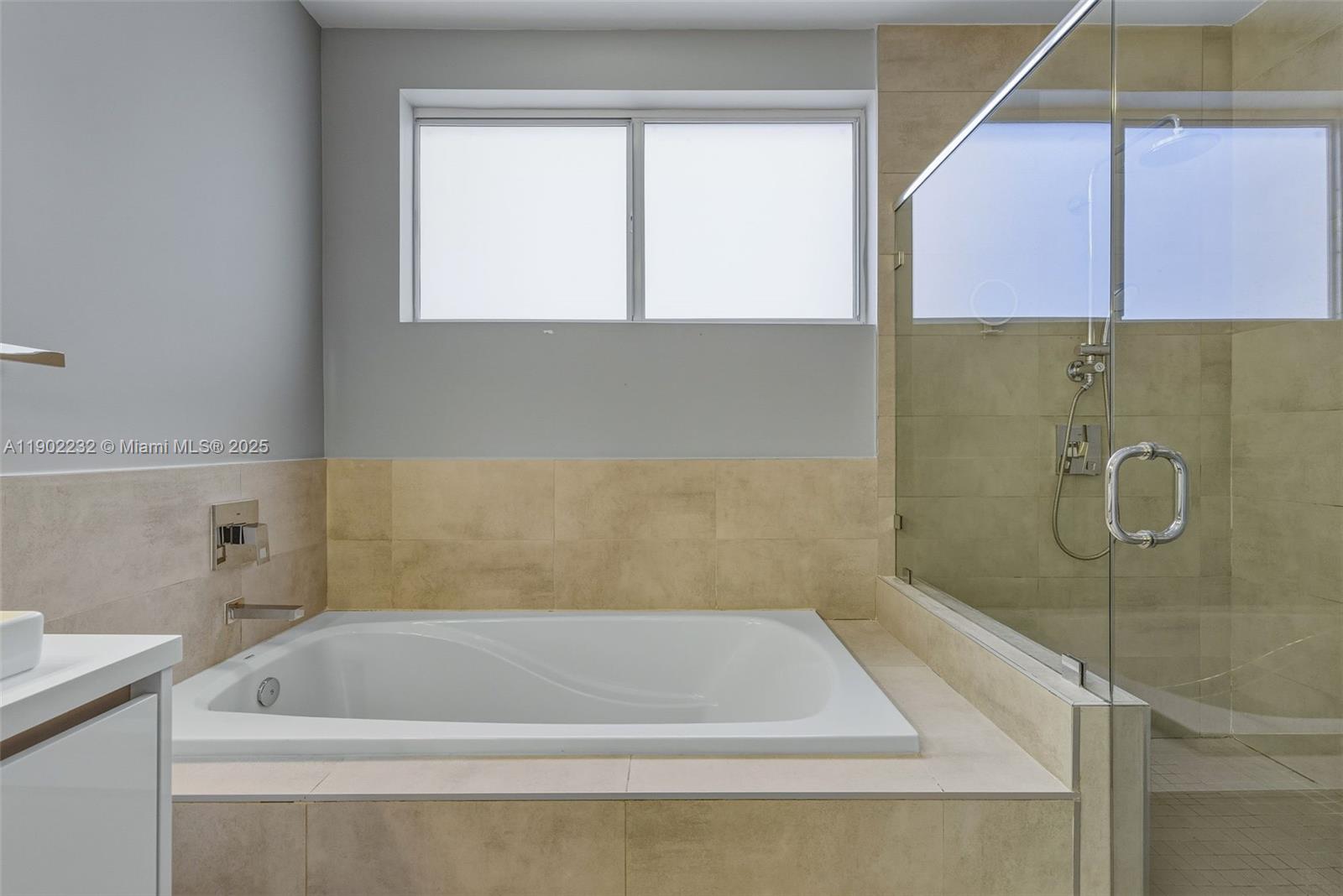 10359 NW 67th Ter Doral, FL 33178