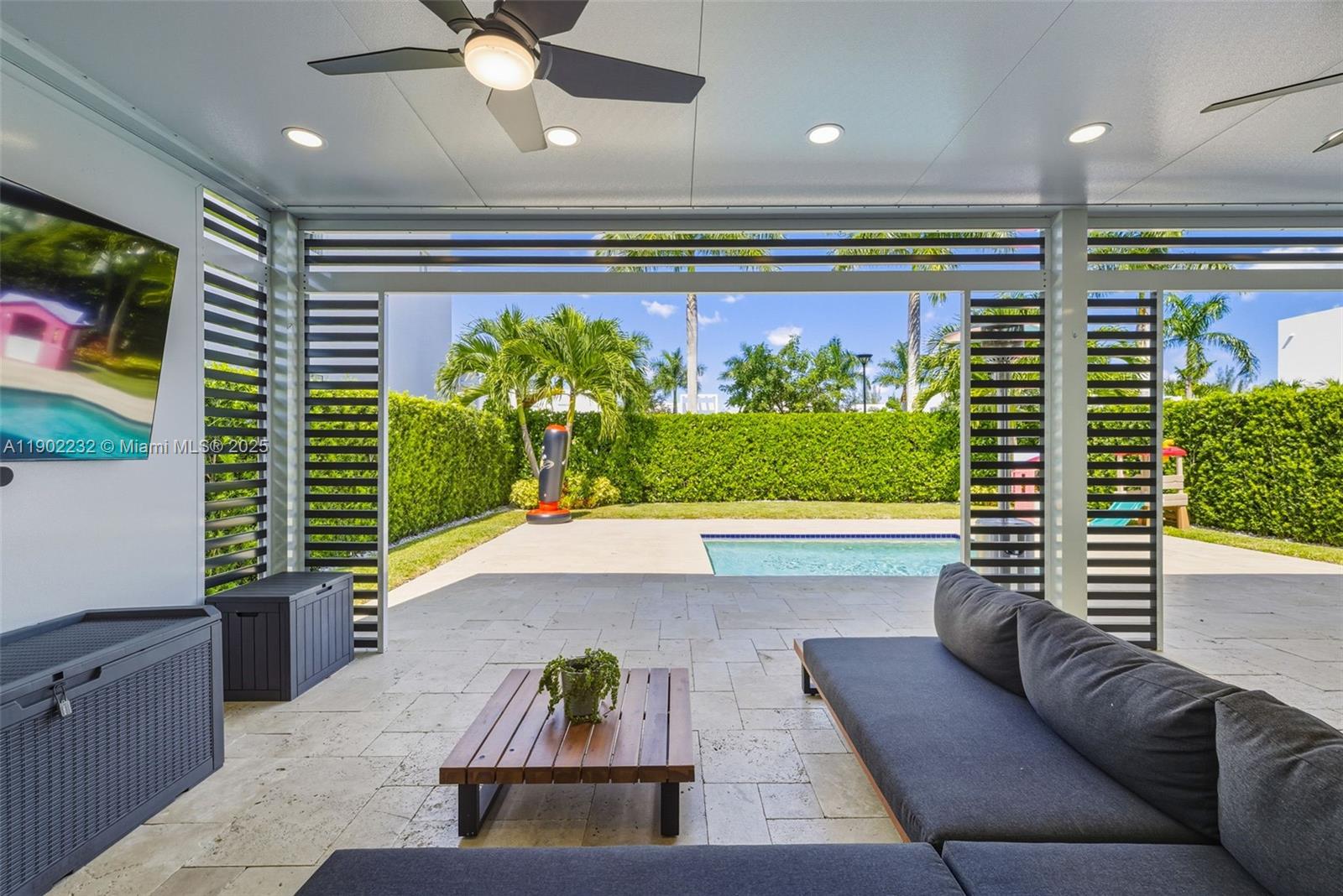 10359 NW 67th Ter Doral, FL 33178