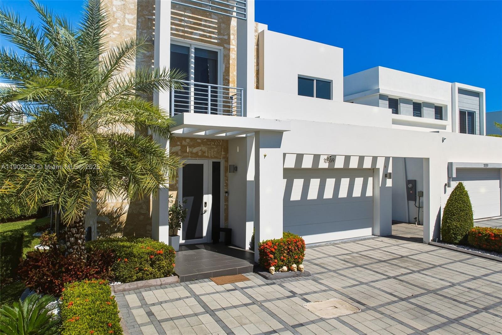 10359 NW 67th Ter Doral, FL 33178