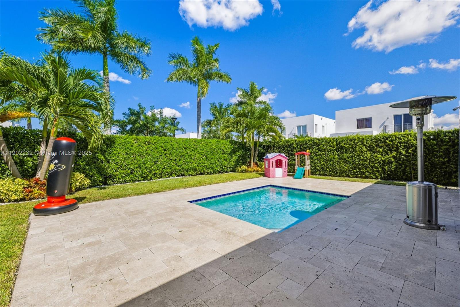 10359 NW 67th Ter Doral, FL 33178