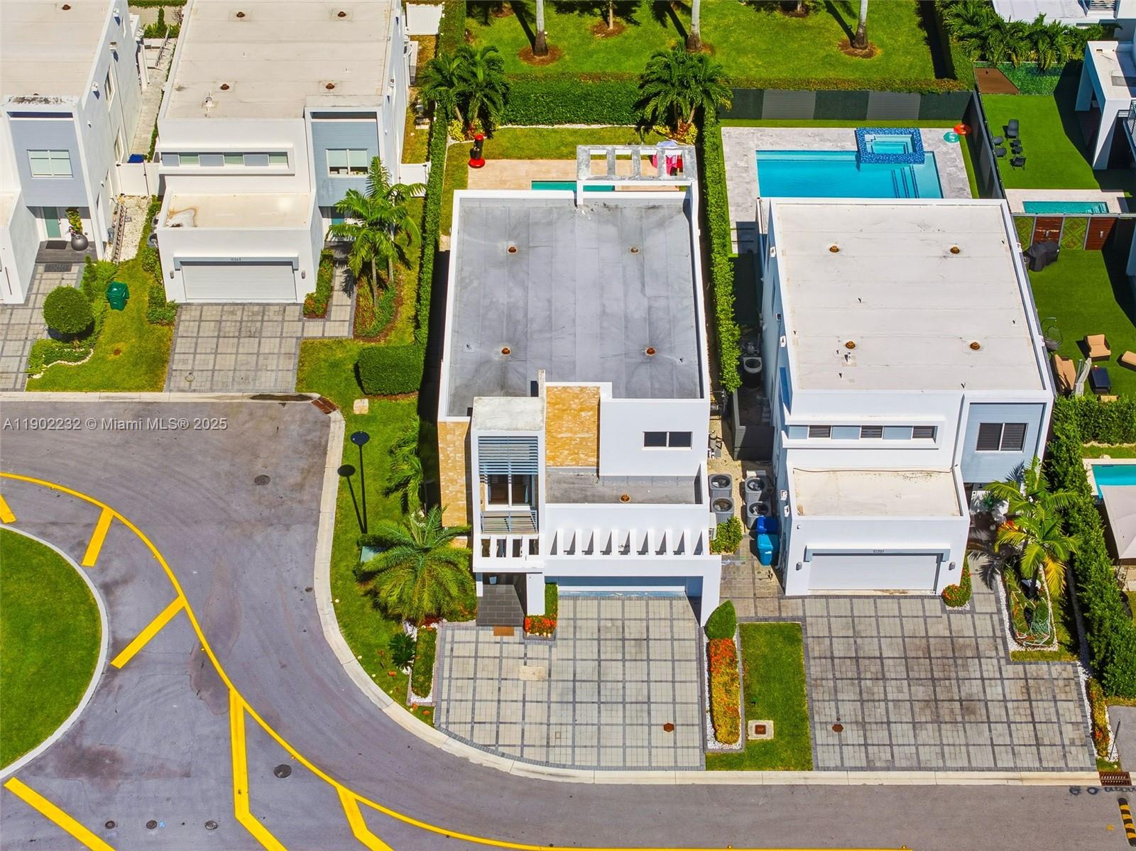 10359 NW 67th Ter Doral, FL 33178