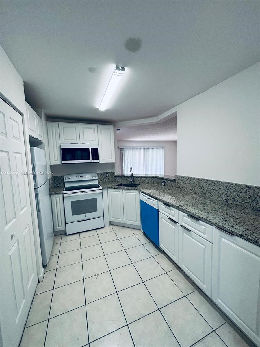 3453 NW 44th St #105