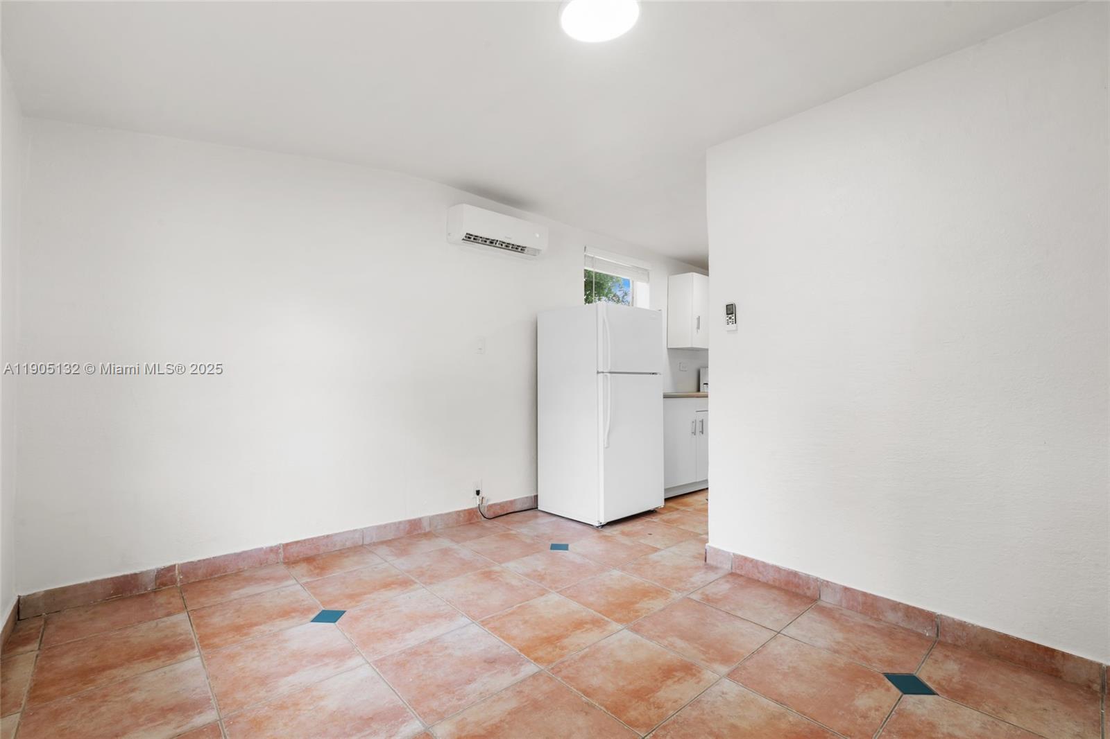 2385 SW 17th St Miami, FL 33145