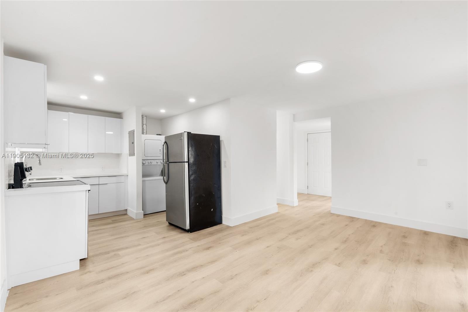 2385 SW 17th St Miami, FL 33145