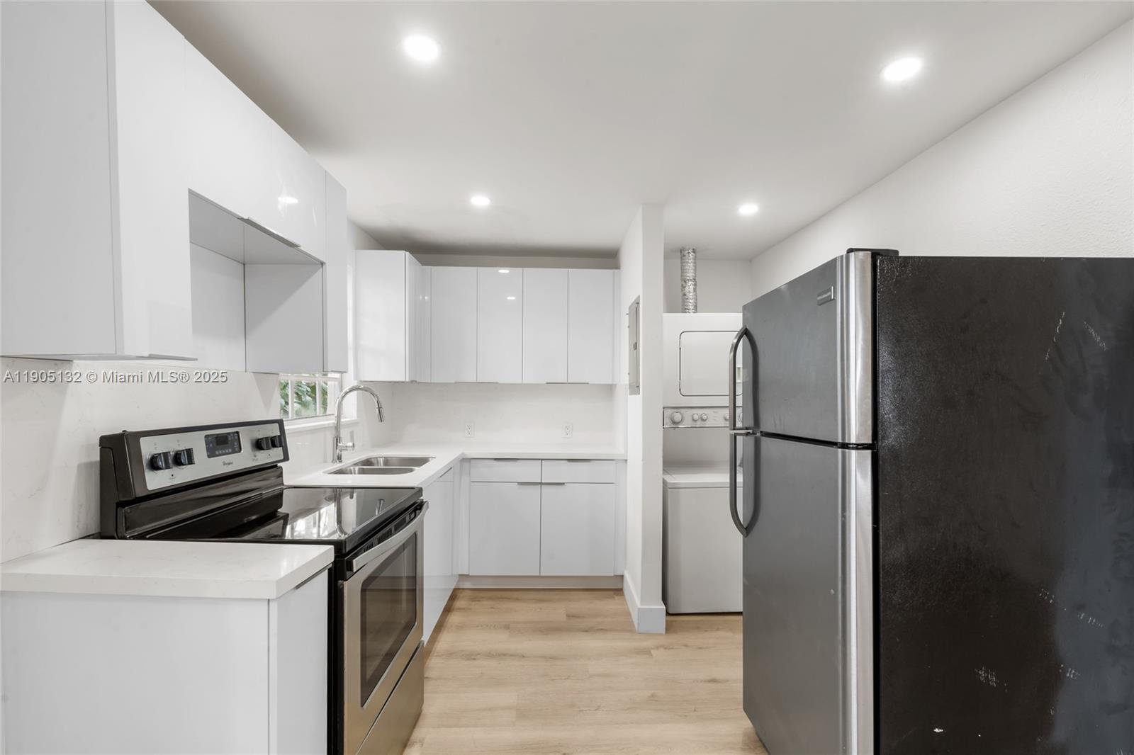 2385 SW 17th St Miami, FL 33145