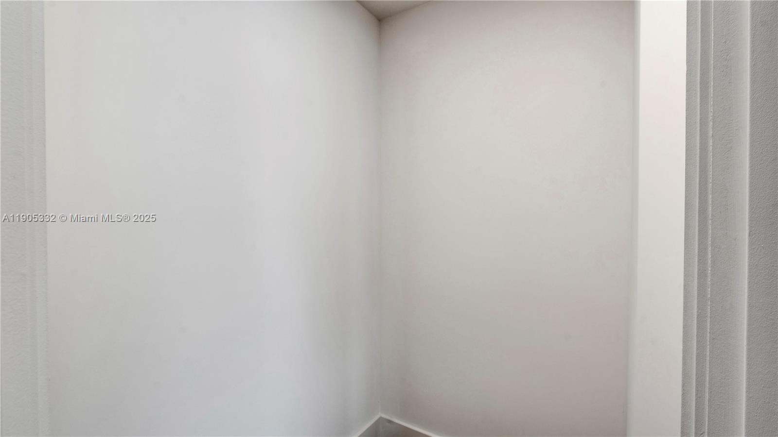 555 NE 34th St #701 Miami, FL 33137