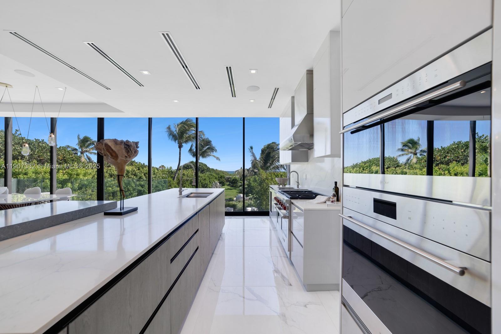 7845 Atlantic Way Miami Beach, FL 33141