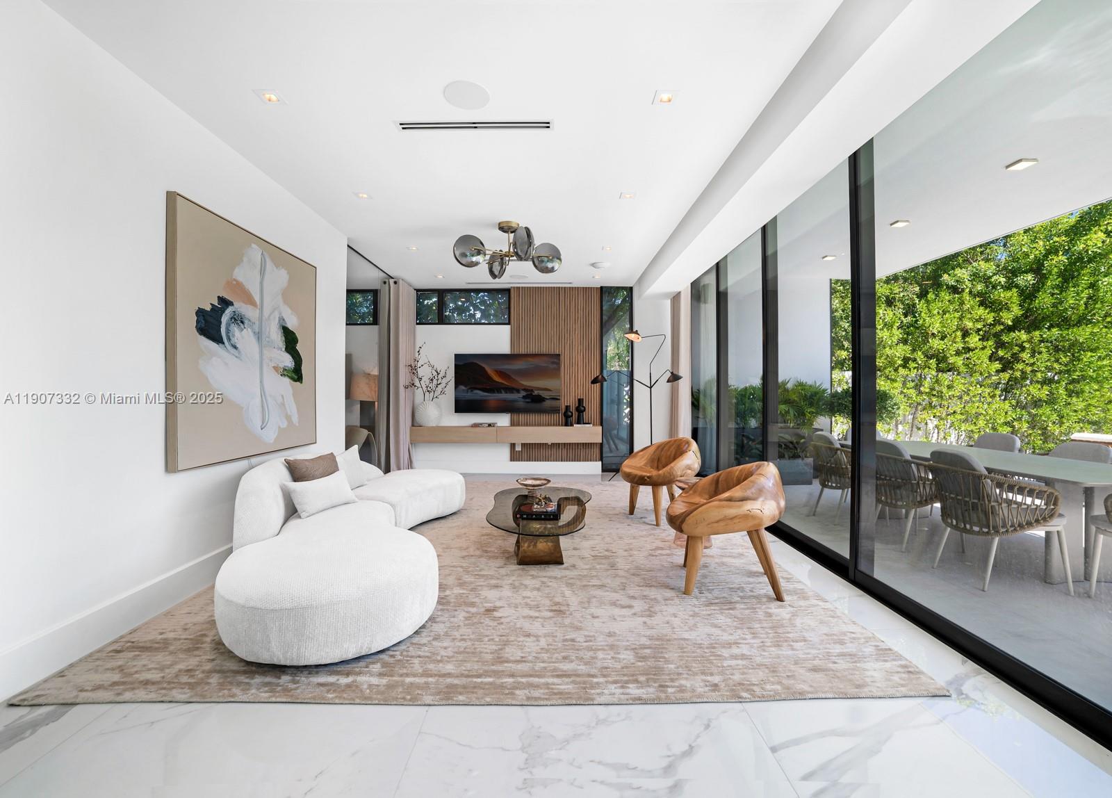 7845 Atlantic Way Miami Beach, FL 33141