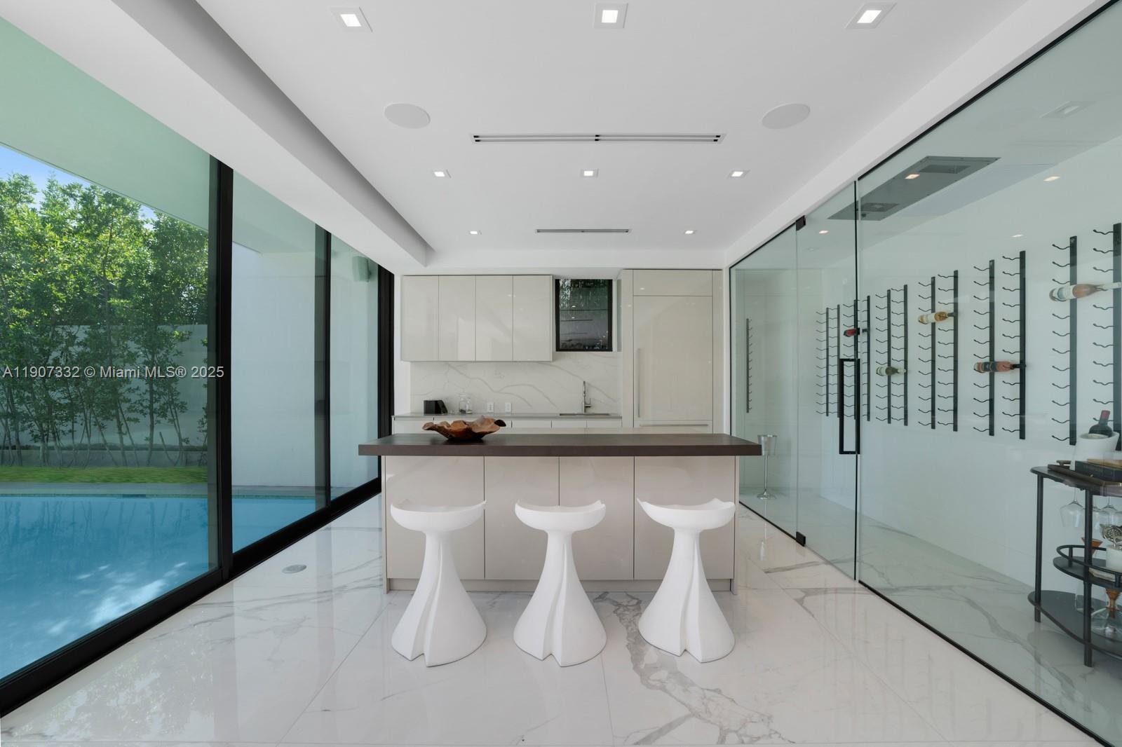 7845 Atlantic Way Miami Beach, FL 33141