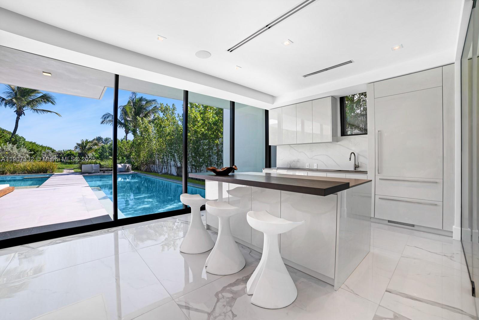 7845 Atlantic Way Miami Beach, FL 33141