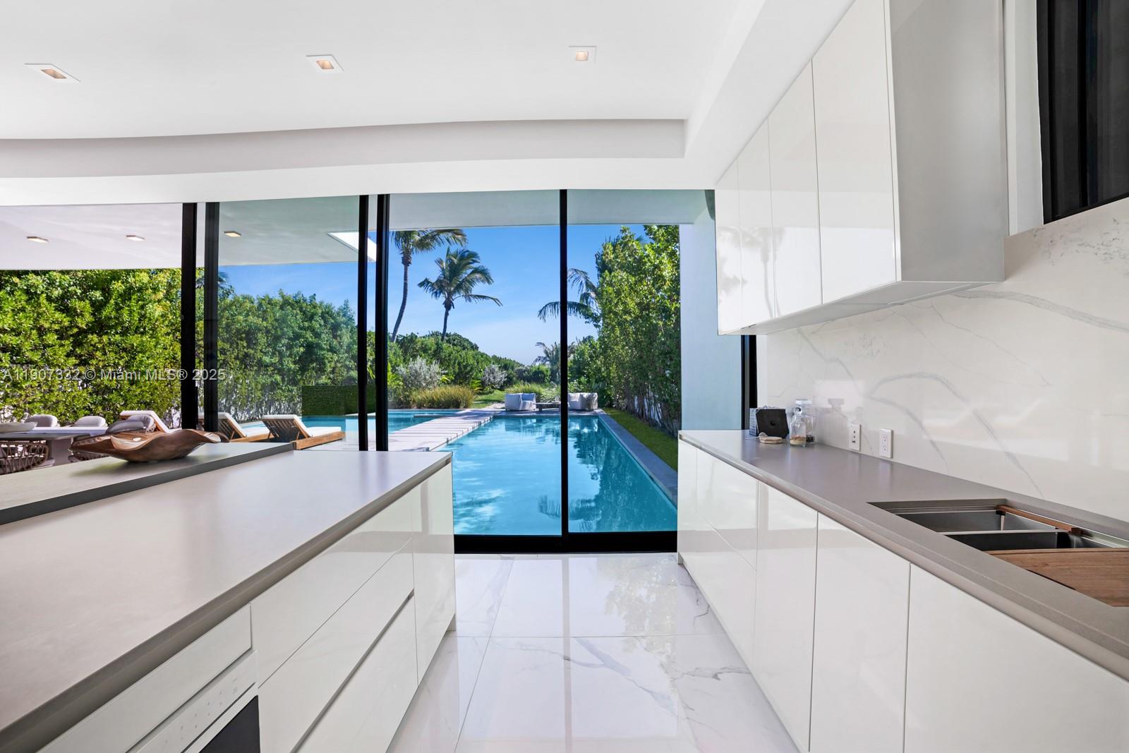 7845 Atlantic Way Miami Beach, FL 33141