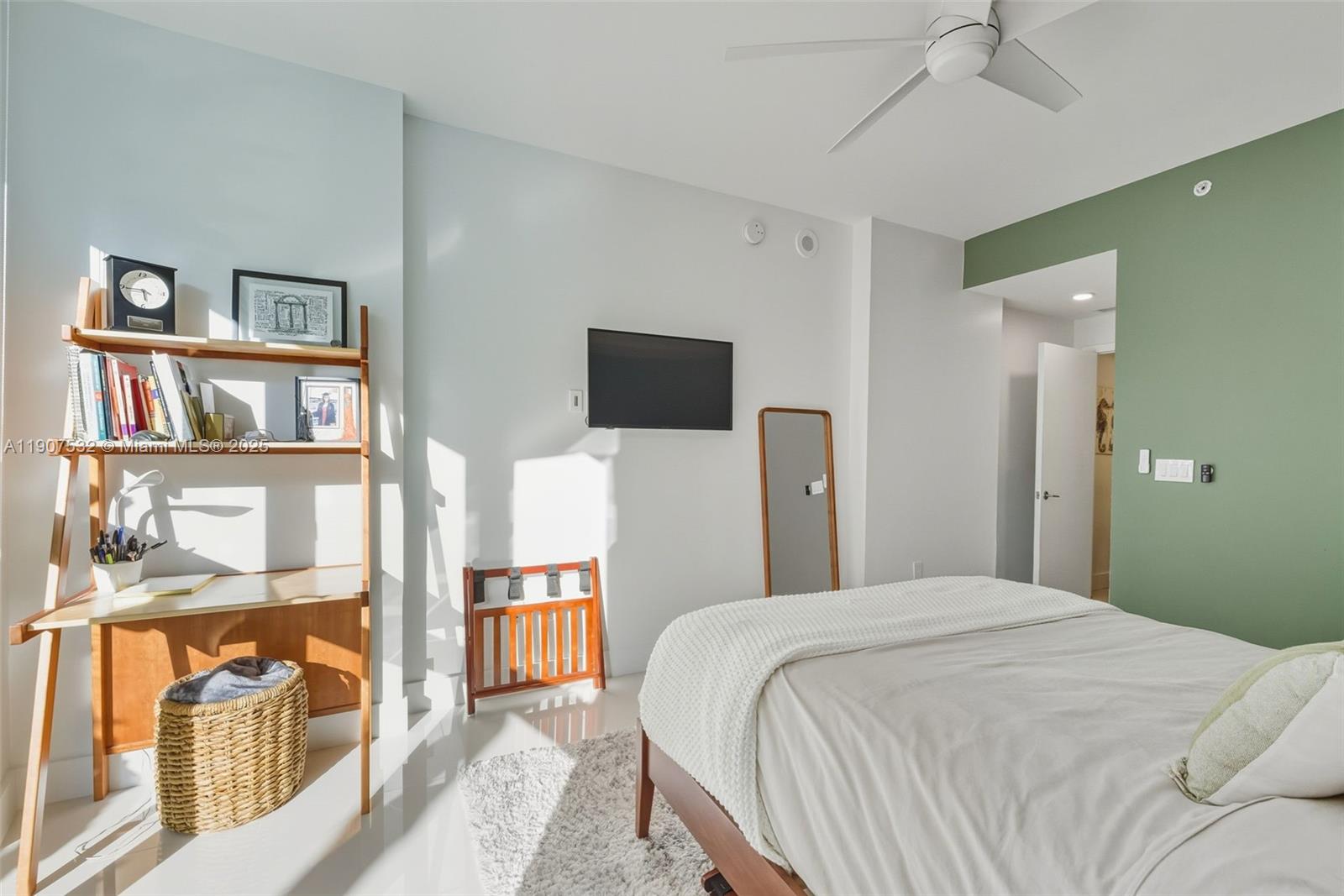 image Paramount Bay Condo16