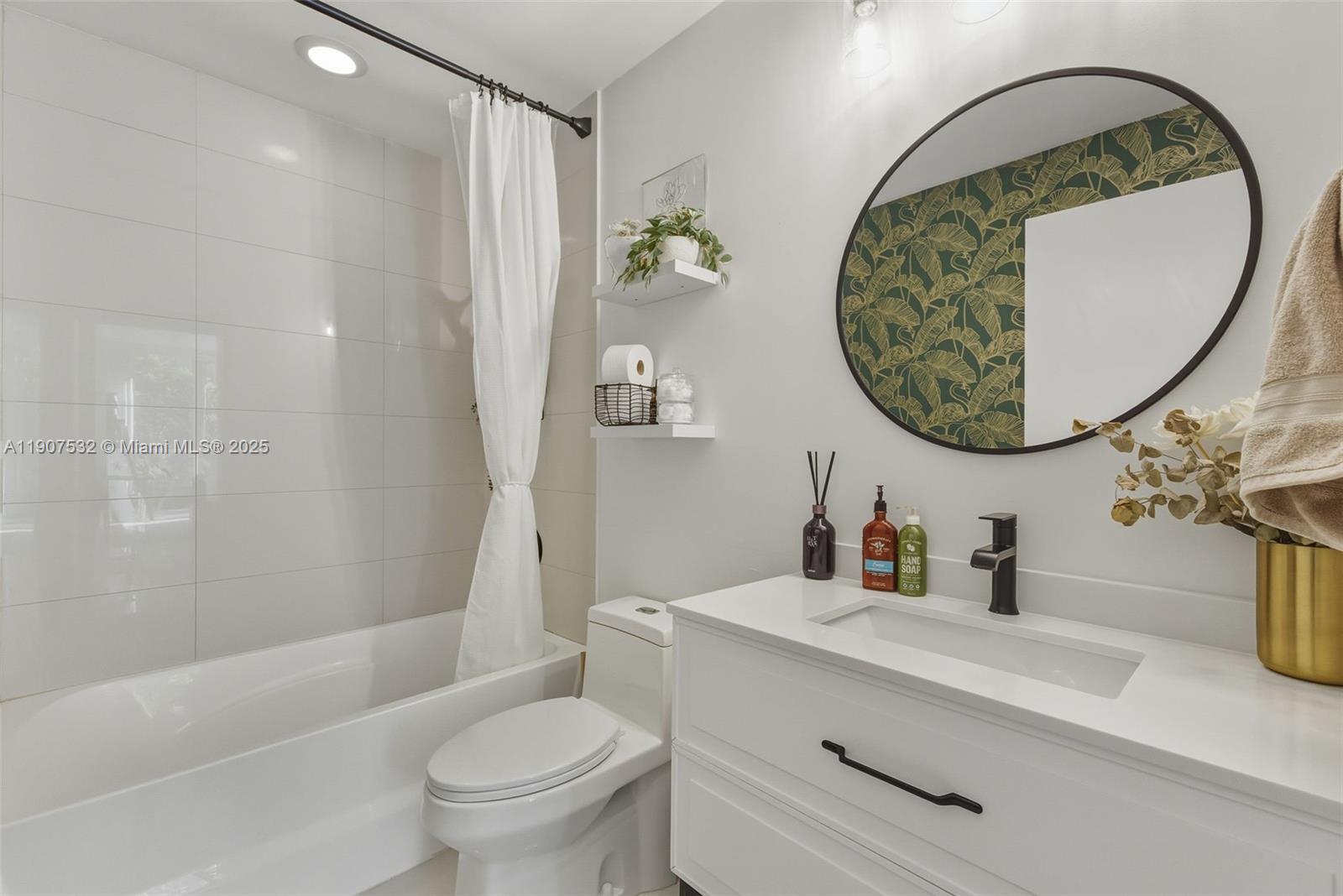 image Paramount Bay Condo17