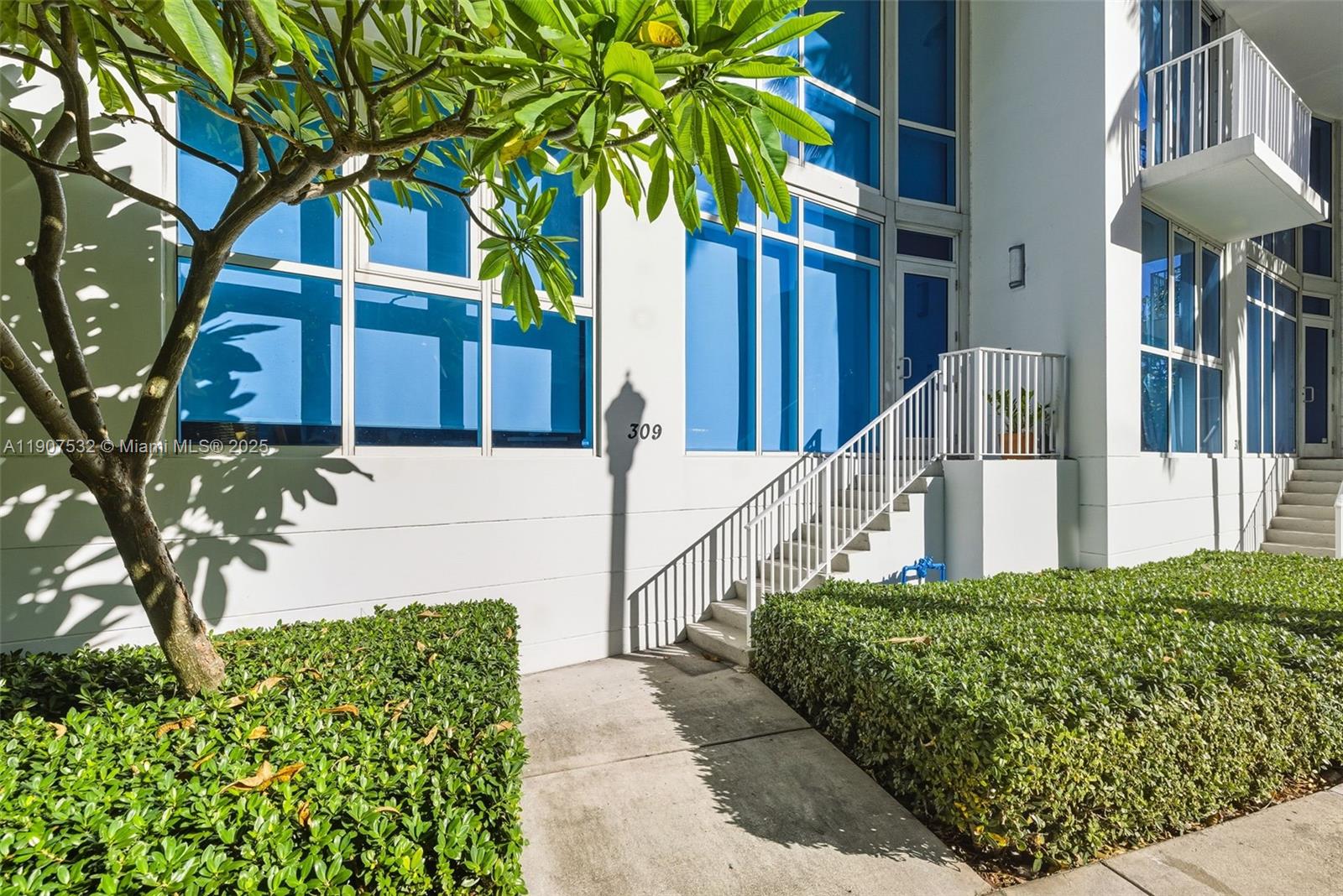 image Paramount Bay Condo1