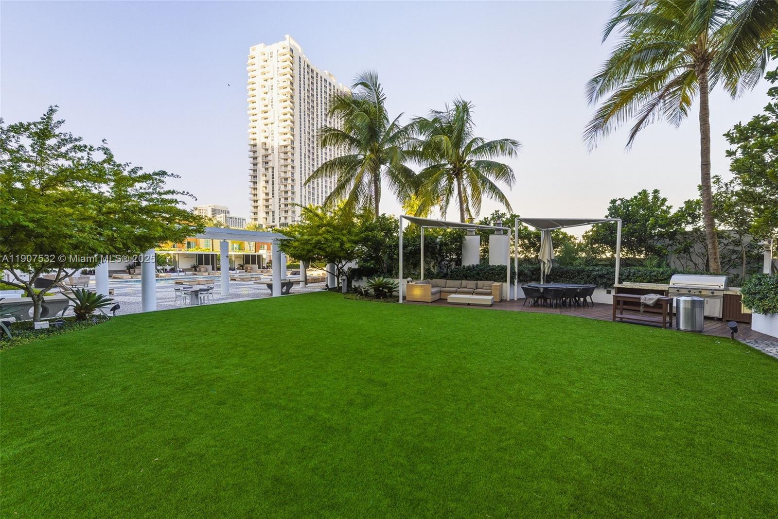 image Paramount Bay Condo38