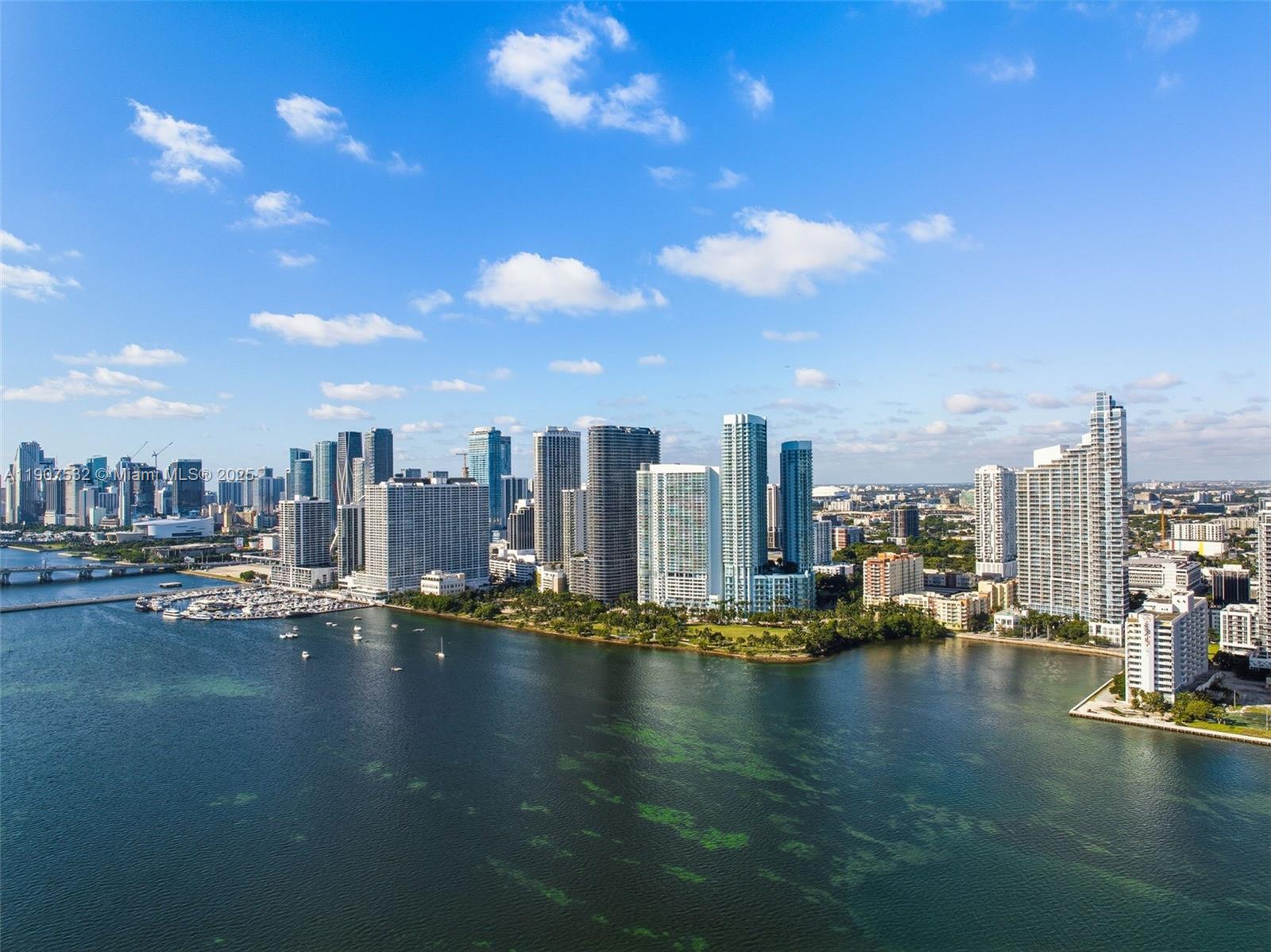 image Paramount Bay Condo43