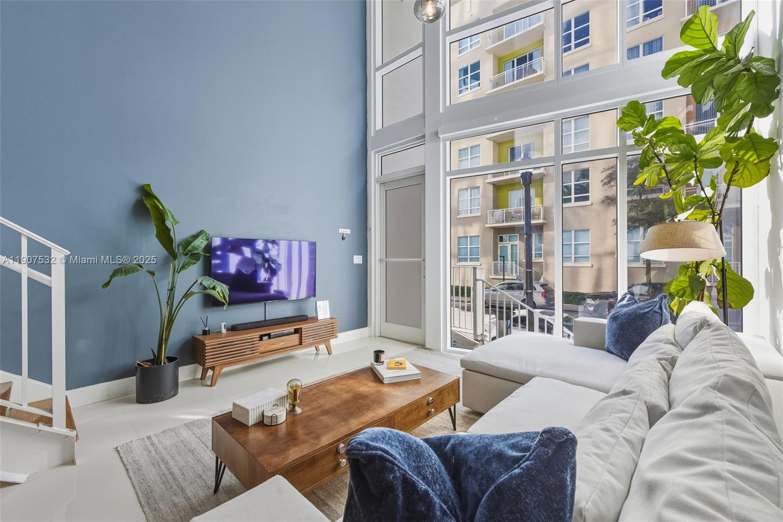 image Paramount Bay Condo4