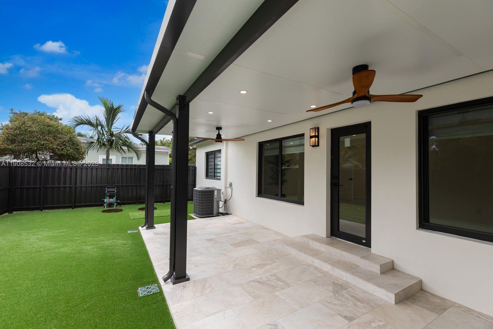 5641 SW 67th Ave South Miami, FL 33143