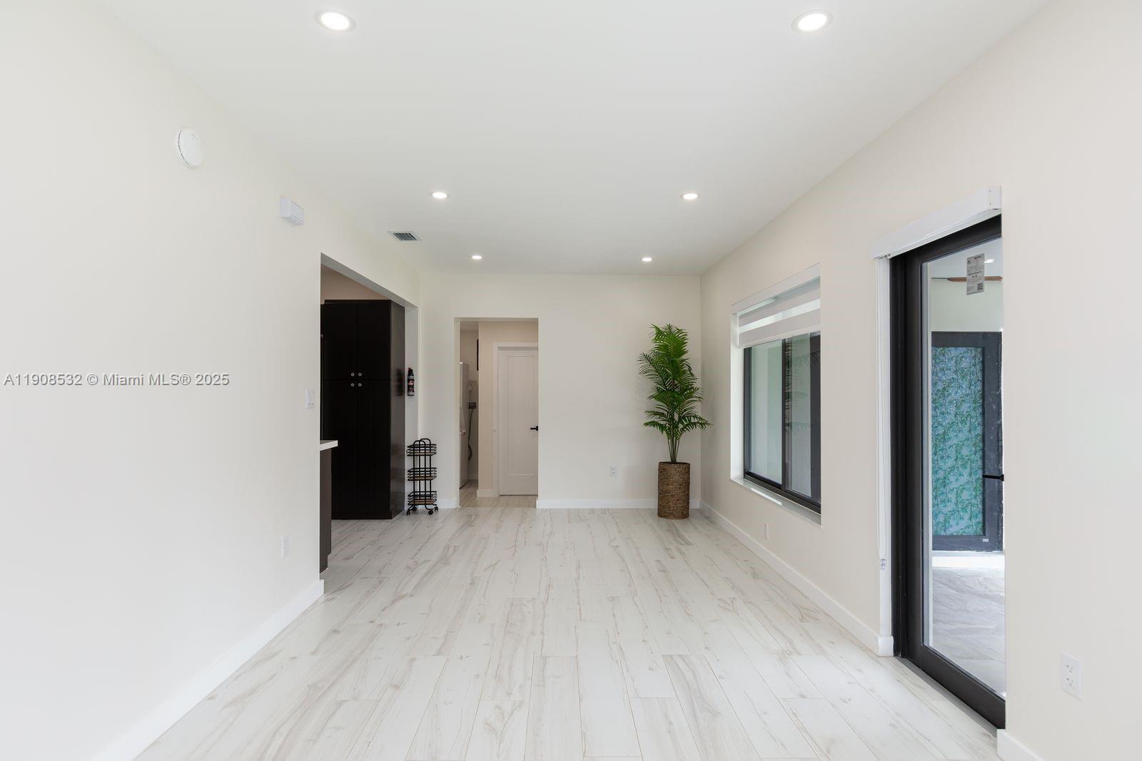 5641 SW 67th Ave South Miami, FL 33143