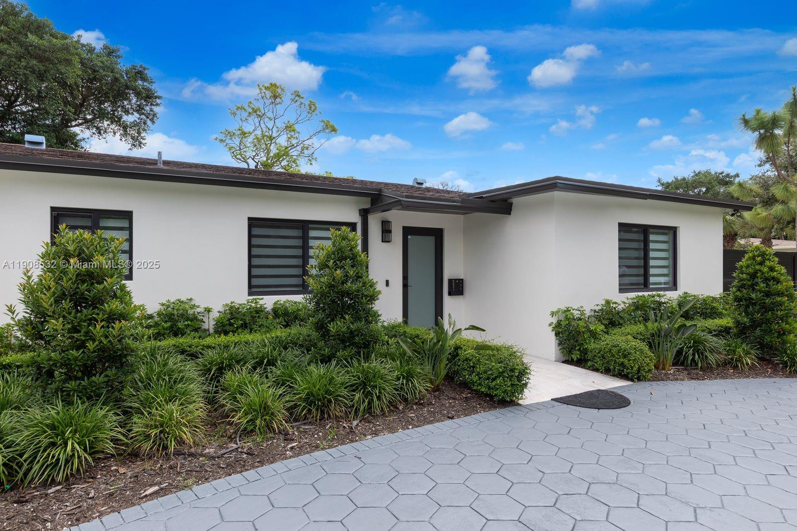 5641 SW 67th Ave South Miami, FL 33143