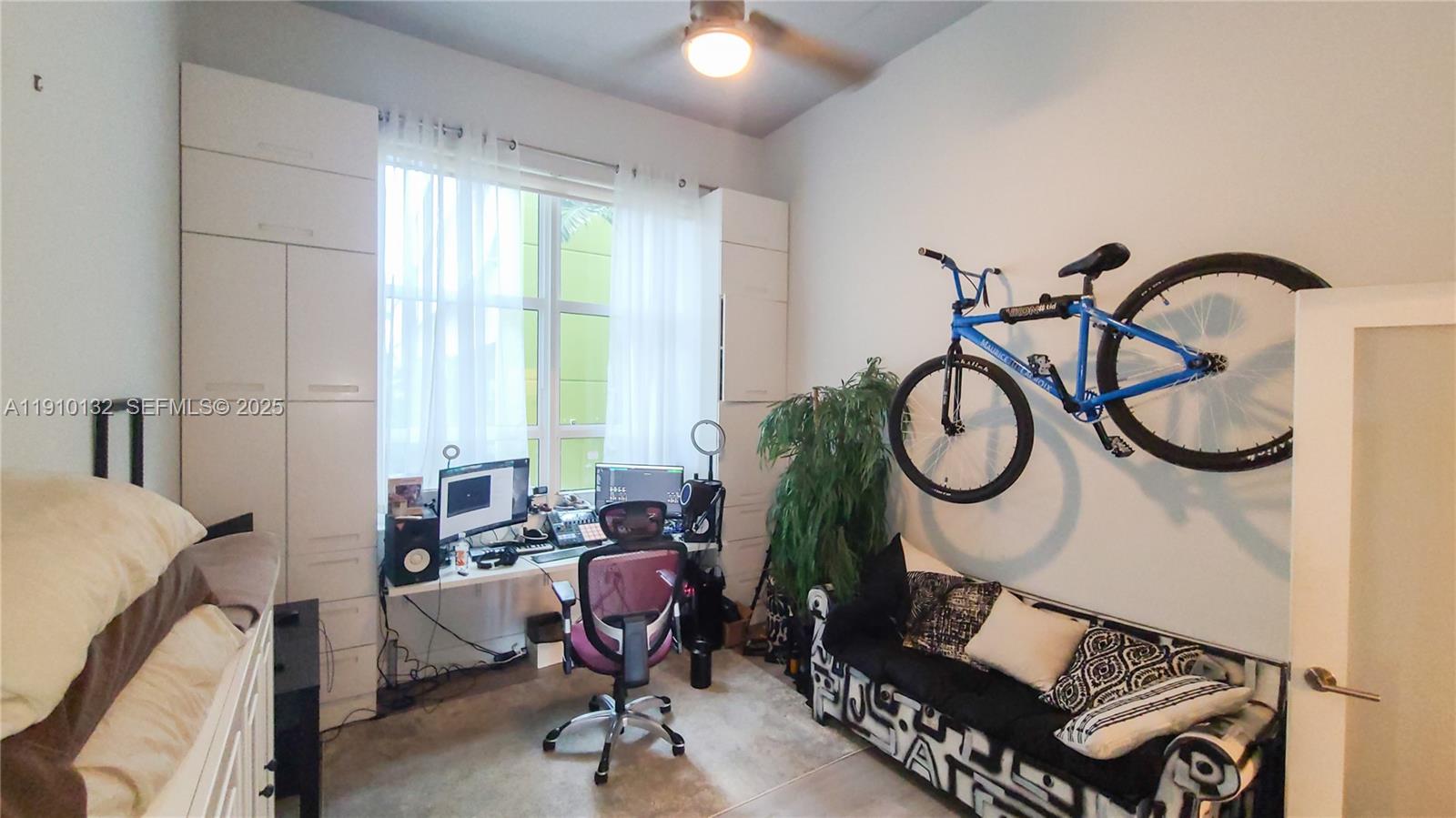 2001 Biscayne Blvd #2117 Miami, FL 33137