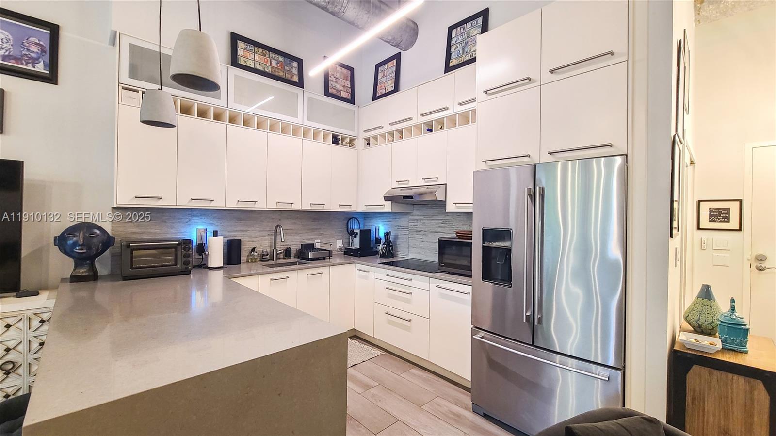 2001 Biscayne Blvd #2117 Miami, FL 33137