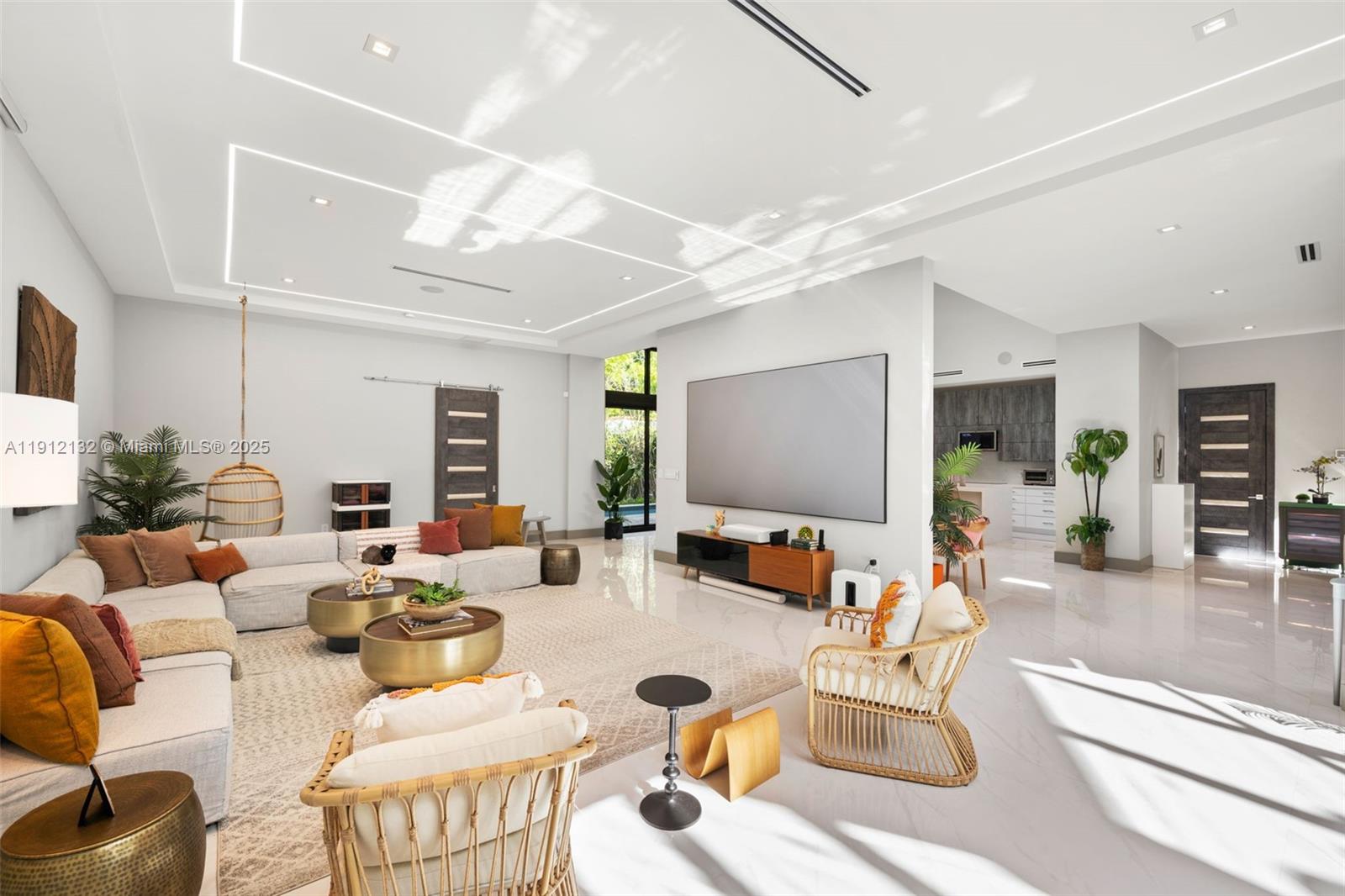 4185 Ventura Ave Coconut Grove, FL 33133