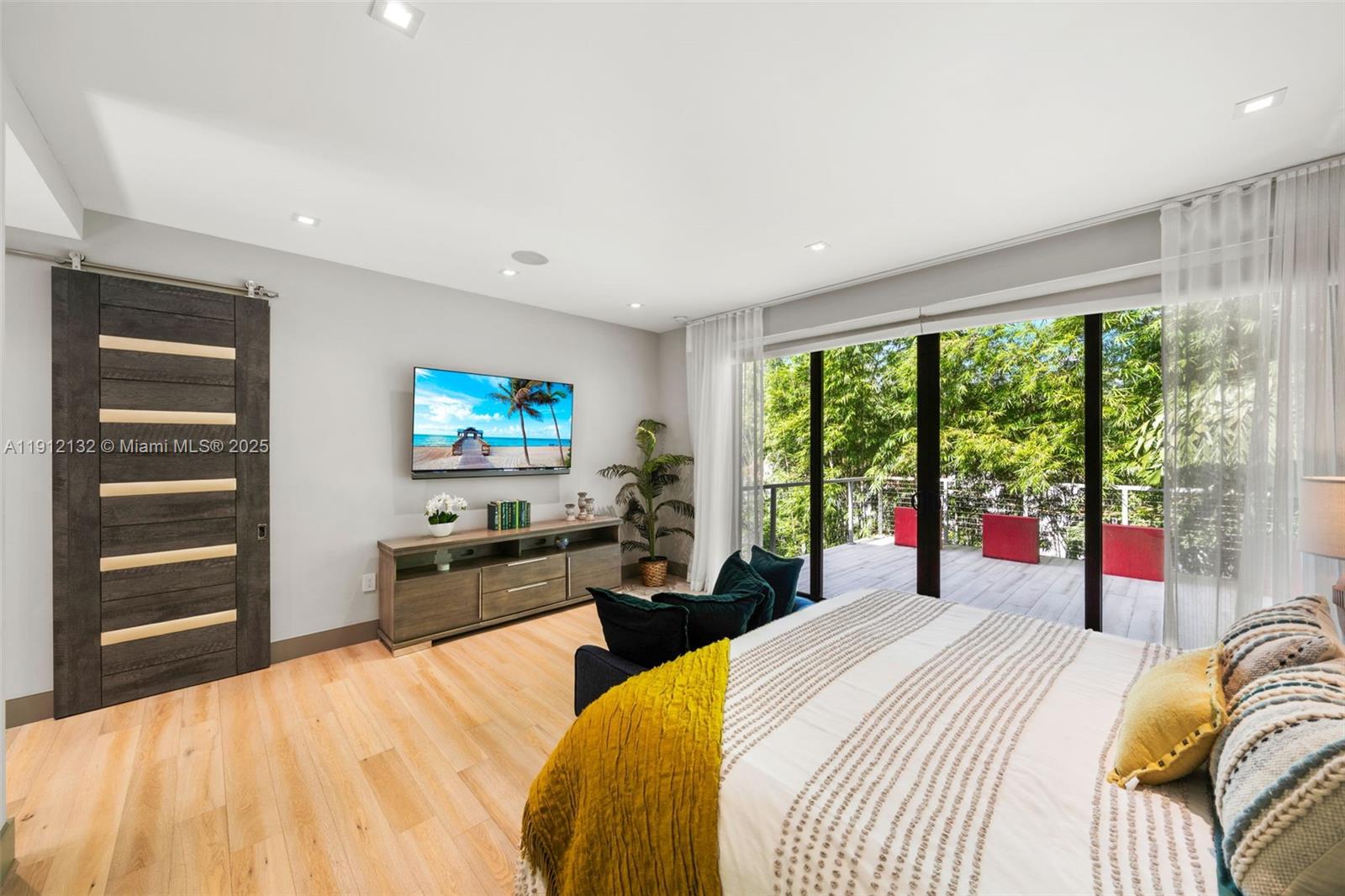 4185 Ventura Ave Coconut Grove, FL 33133