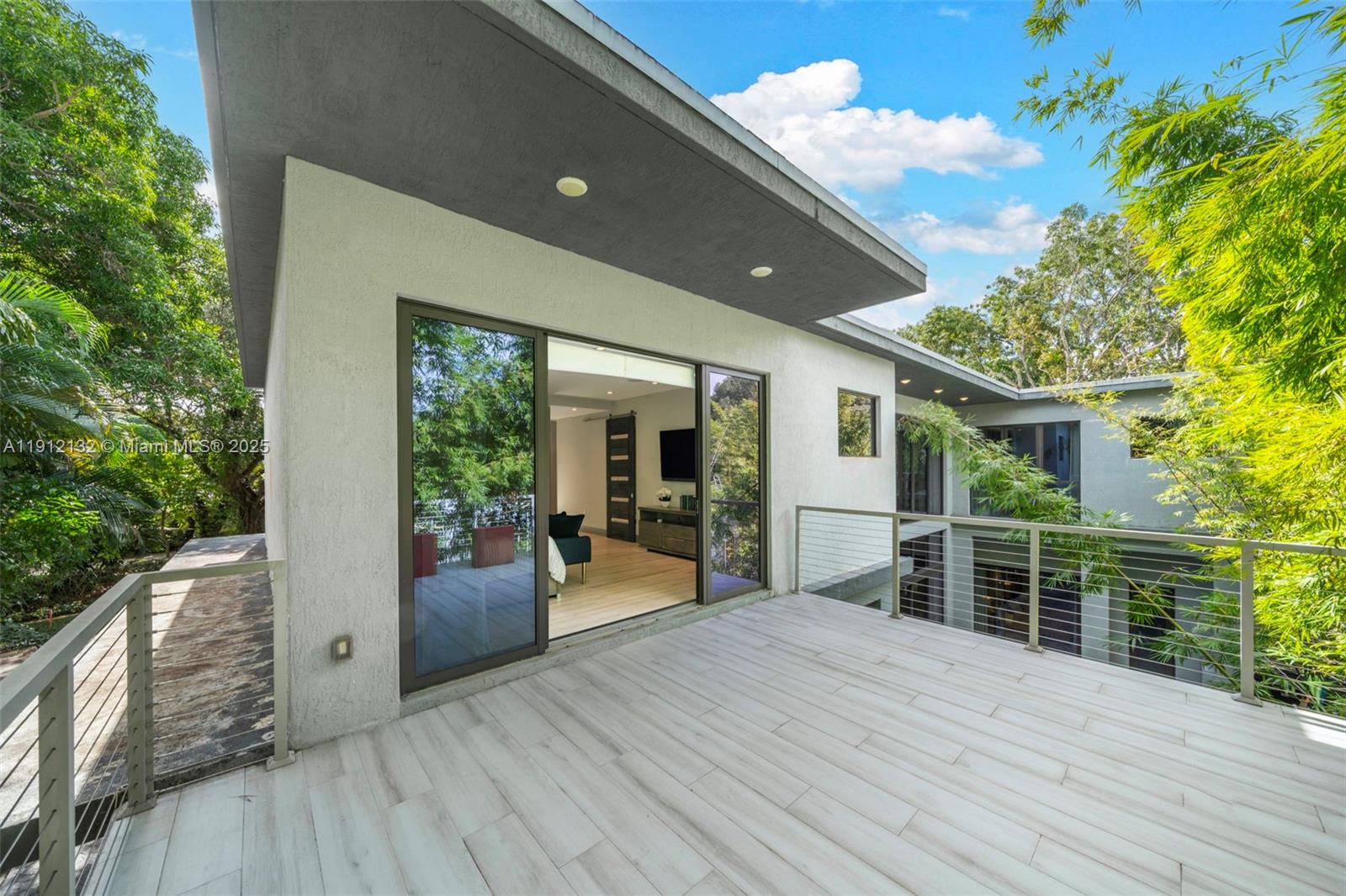 4185 Ventura Ave Coconut Grove, FL 33133