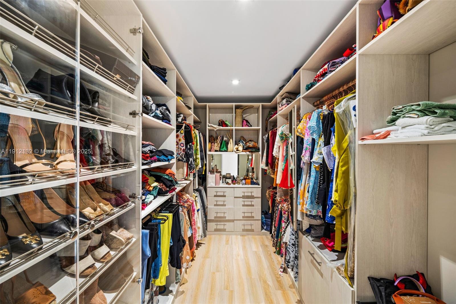 4185 Ventura Ave Coconut Grove, FL 33133